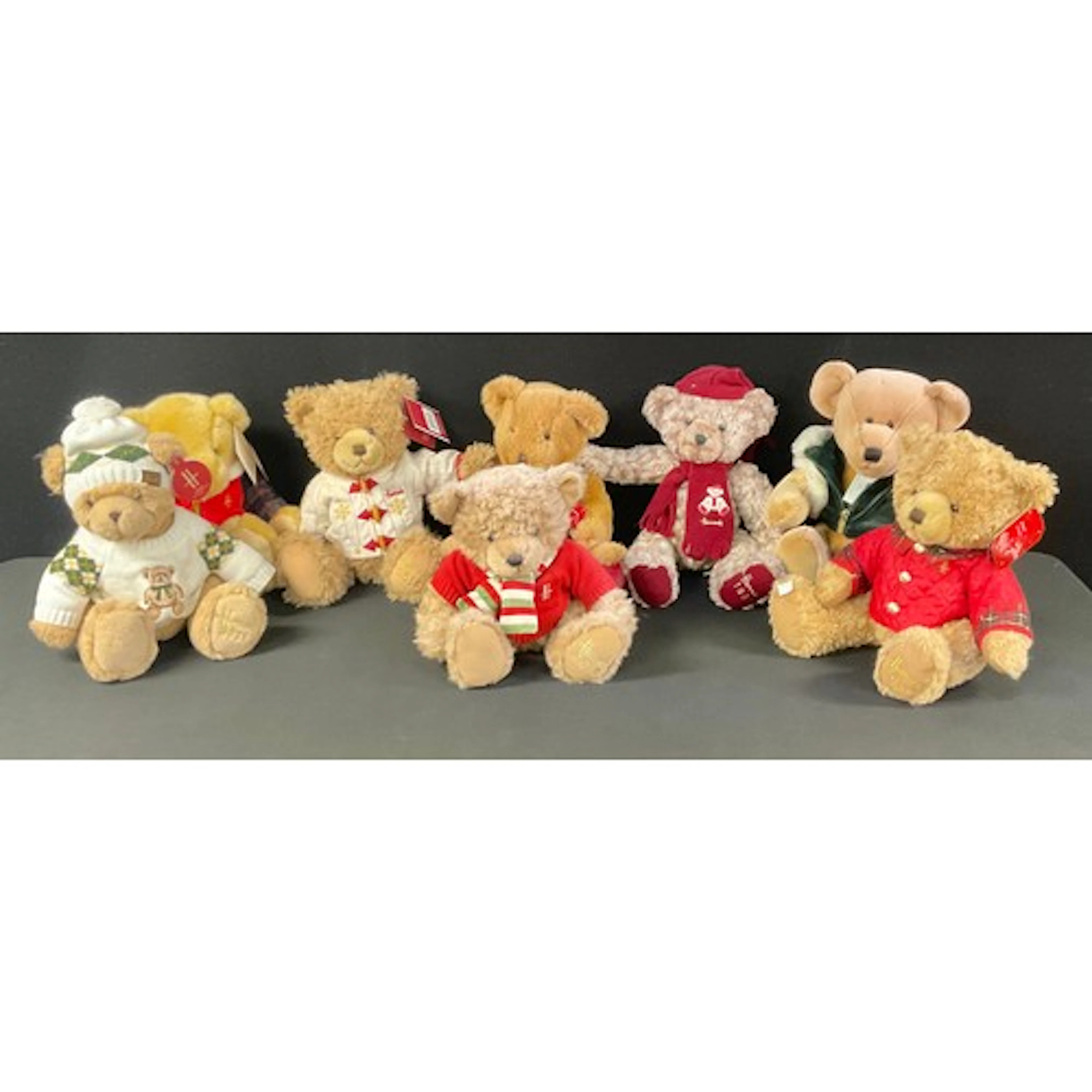 Harrod's Bears - A quantity of Harrod's bears, to include Ch...