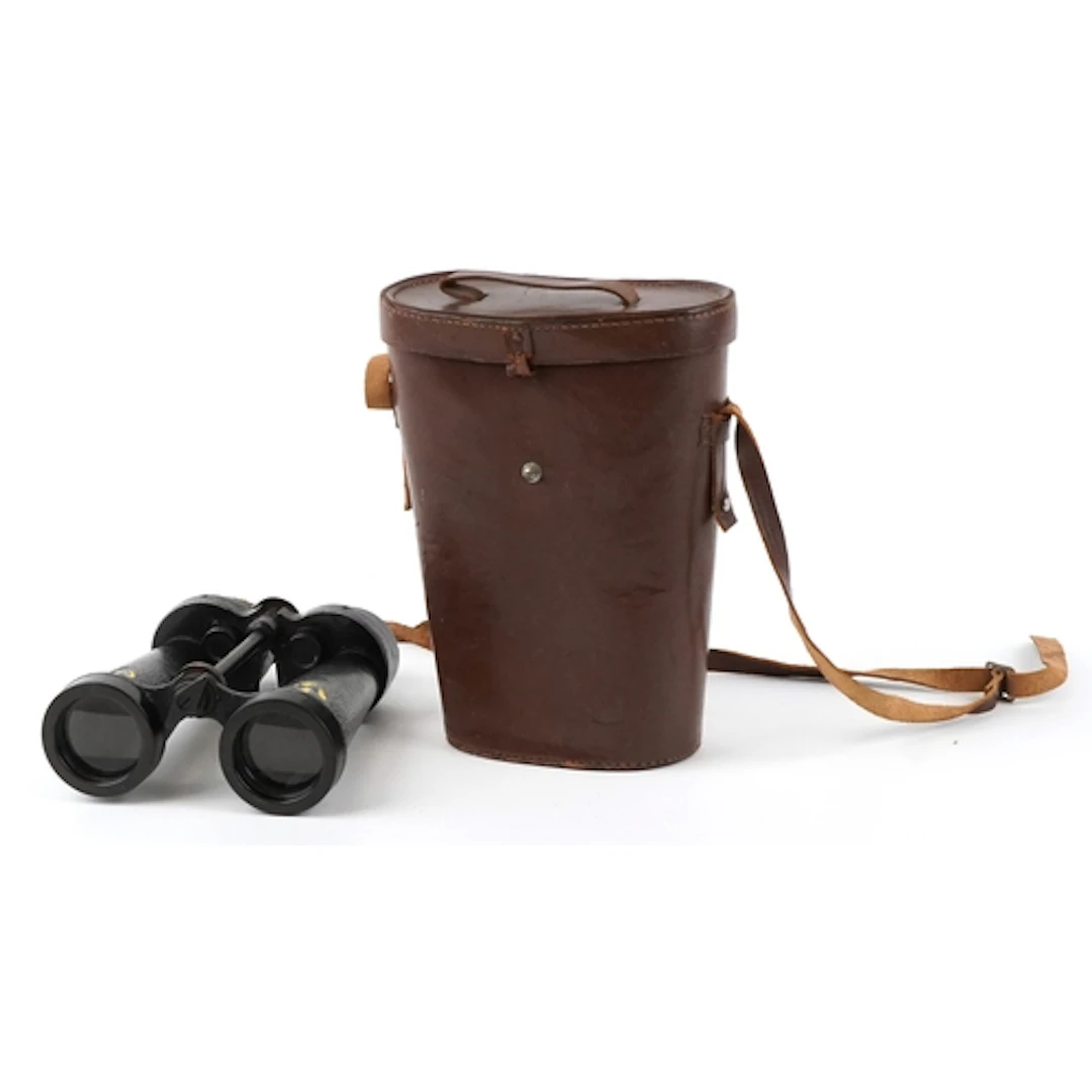 Pair of Bar & Stroud military issue binoculars number 1900, ...