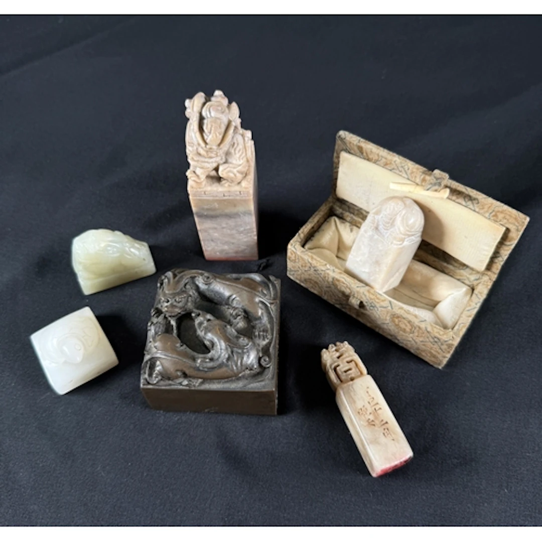 A small selection of Chinese carved seals and stamps, variou...