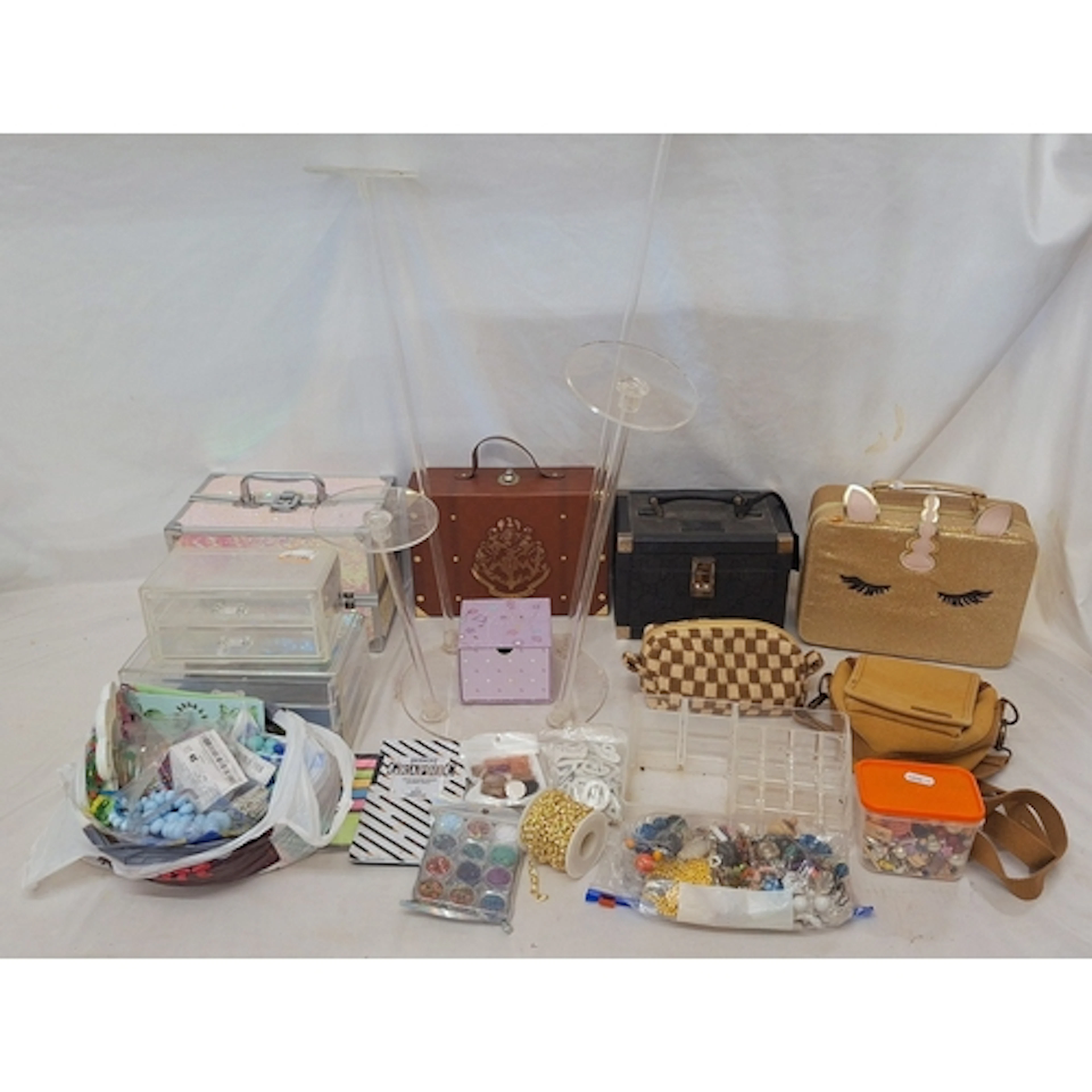 Vanity Cases incl. covered in iridescent sequins, in the for...
