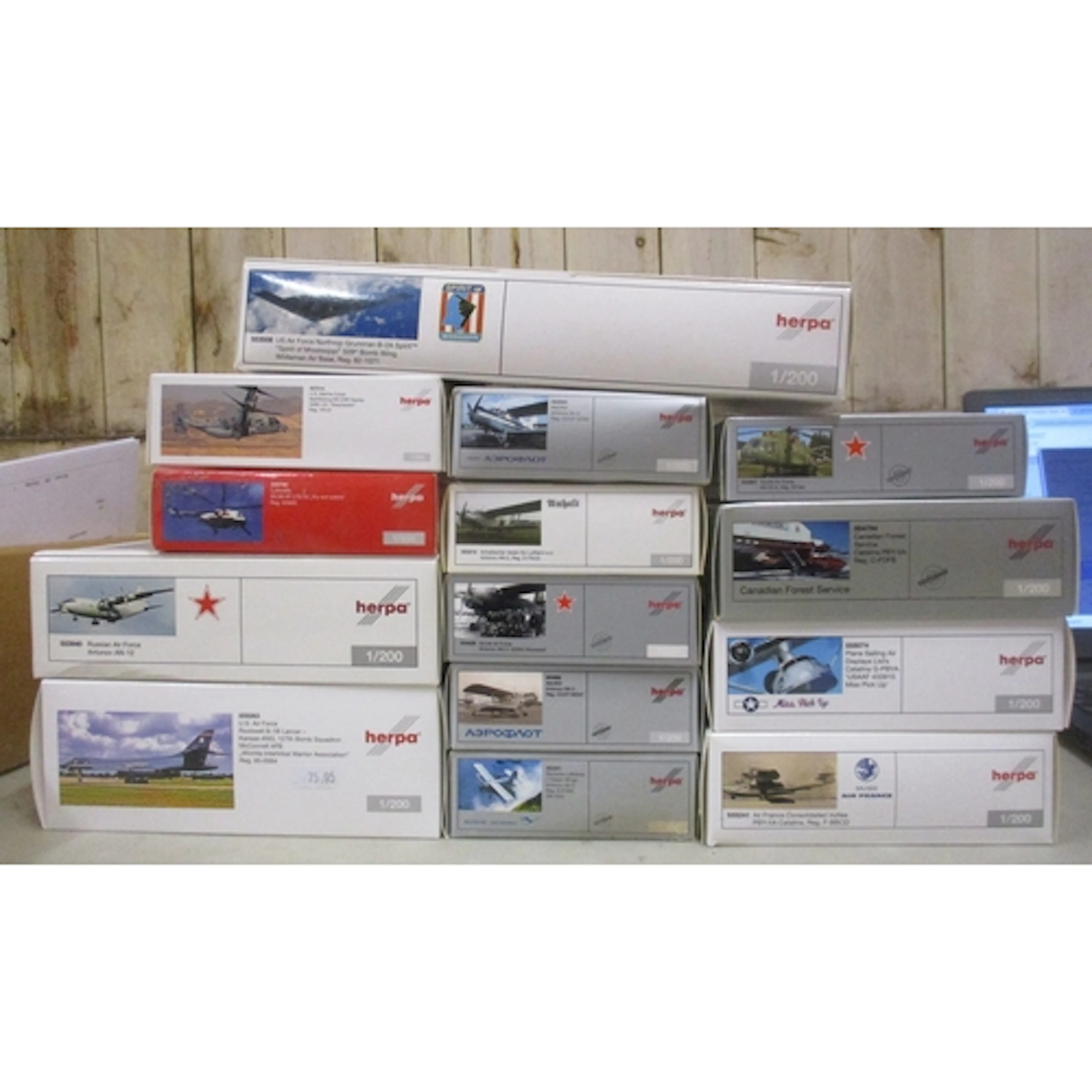 Herpa. Range of 1/200 scale Helicopters and Prop Planes, gen...