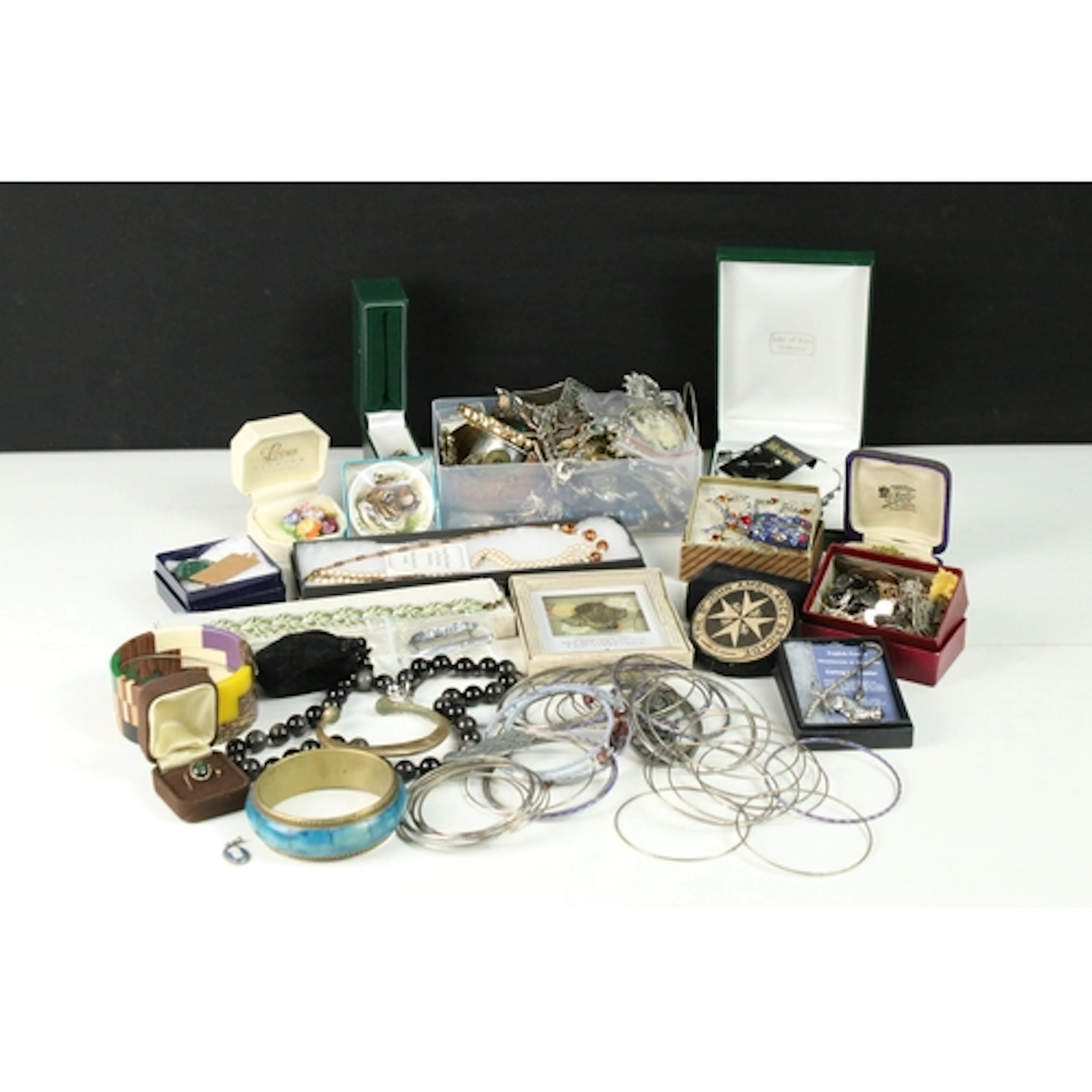 Collection of mixed costume jewellery to include necklaces, ...