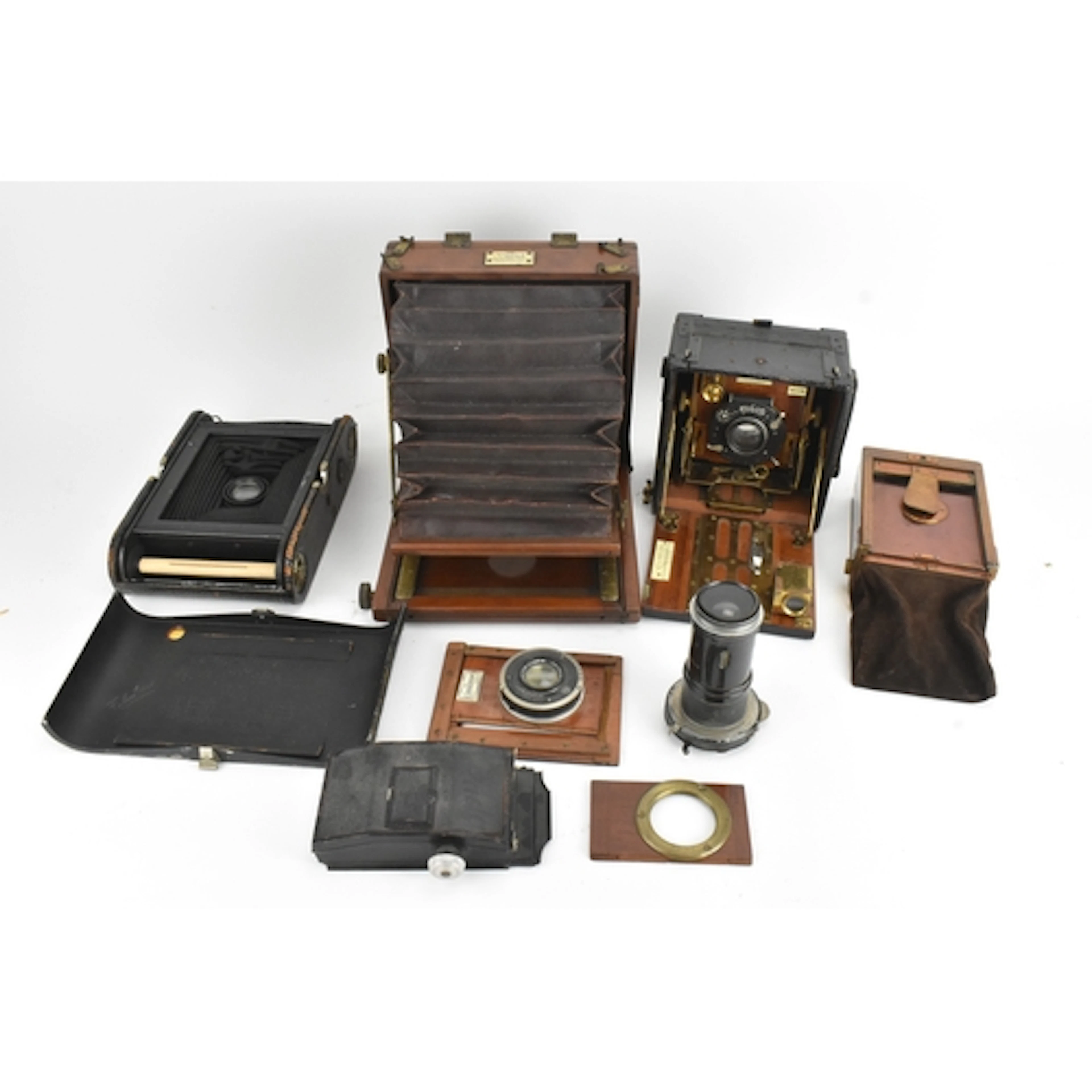A collection of late 19th/early 20th century photographic eq...