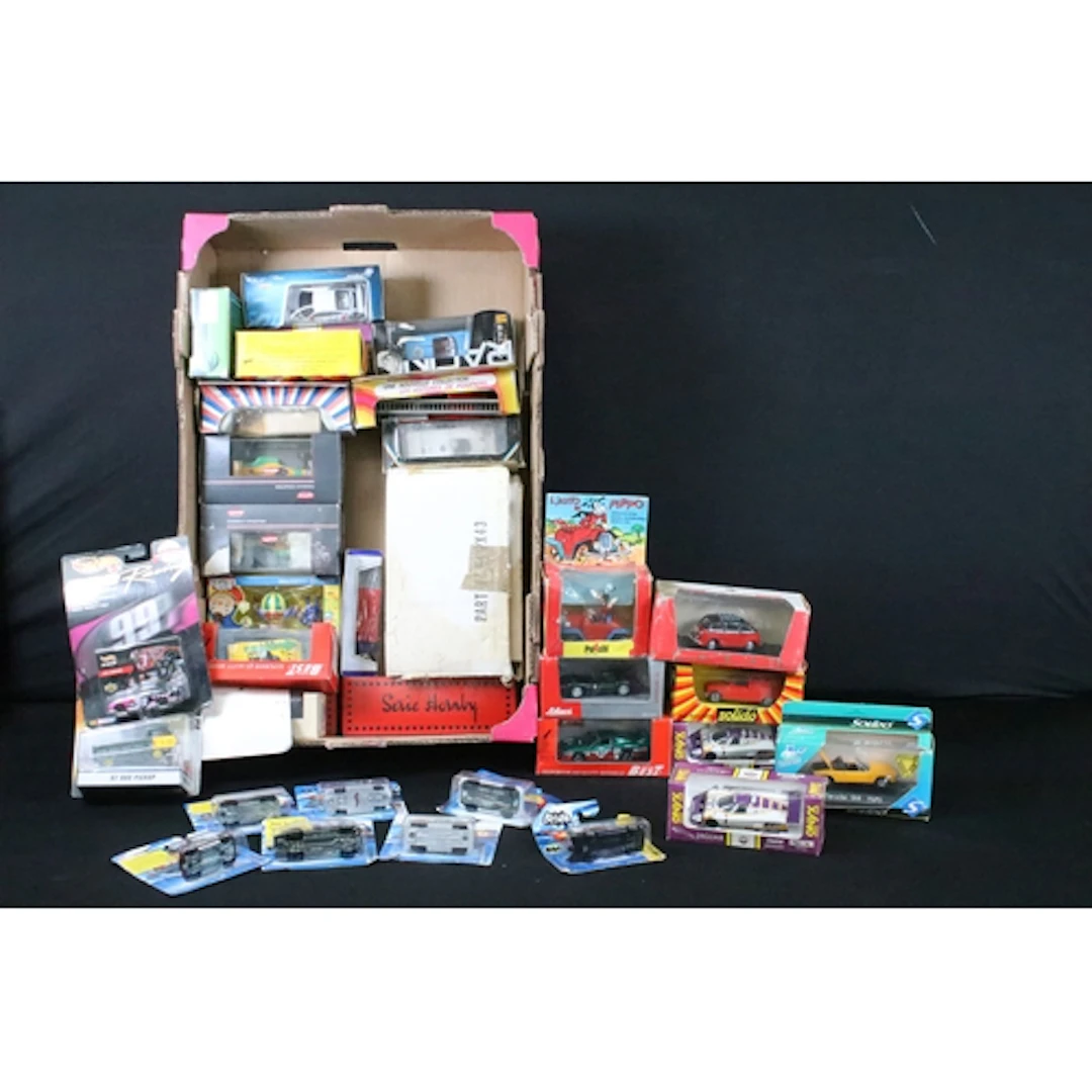 31 Boxed/carded diecast models to include Hot Wheels, Solido...