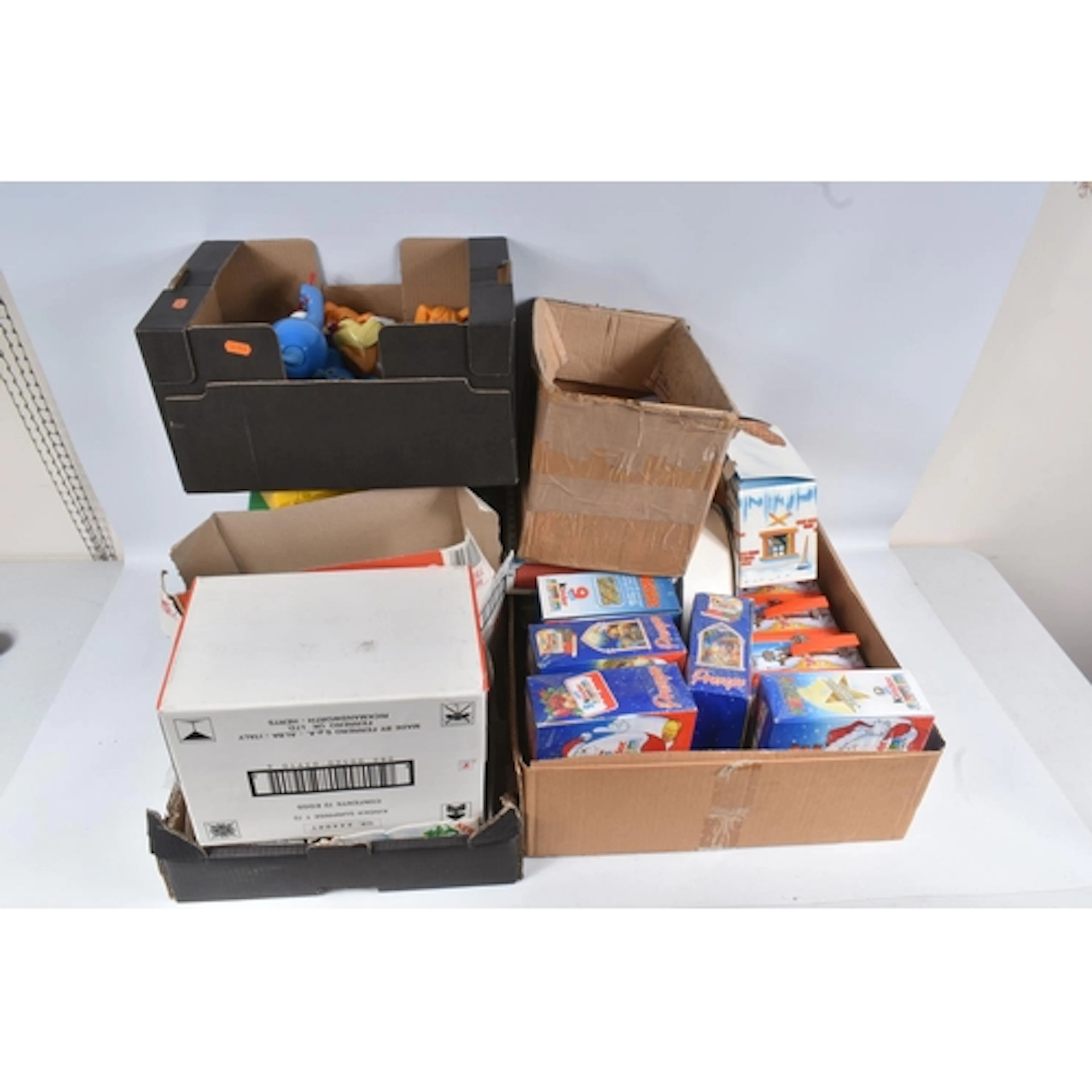 A LARGE QUANTITY OF FERRERO KINDER CONTAINERS, COLLECTABLES ...
