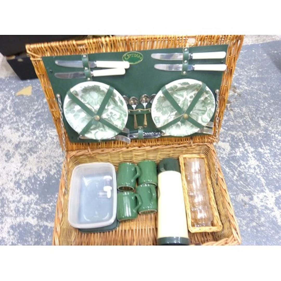 Optima picnic basket and brown vintage suitcase.
