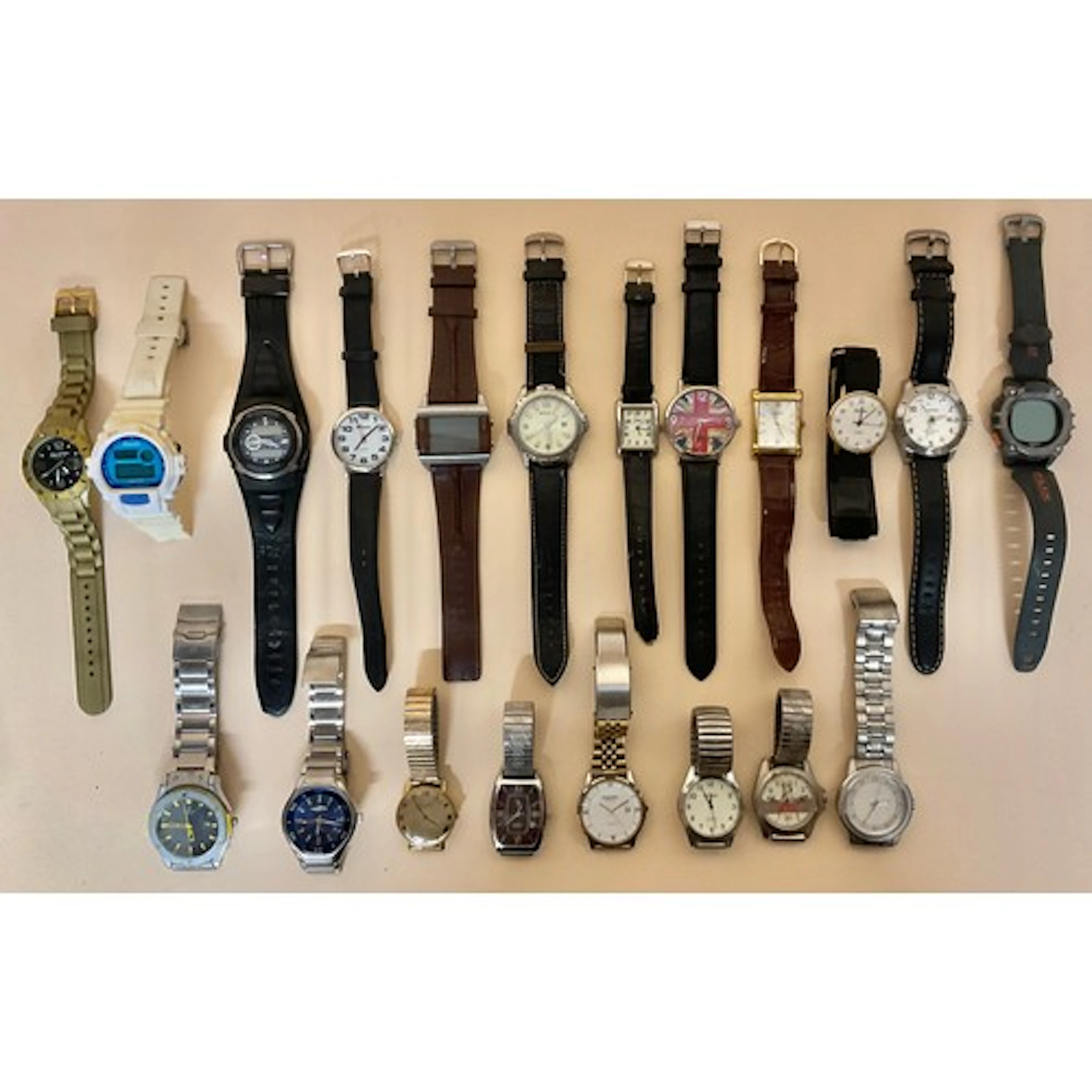 Watches - A accumulated collection of approximately twenty w...