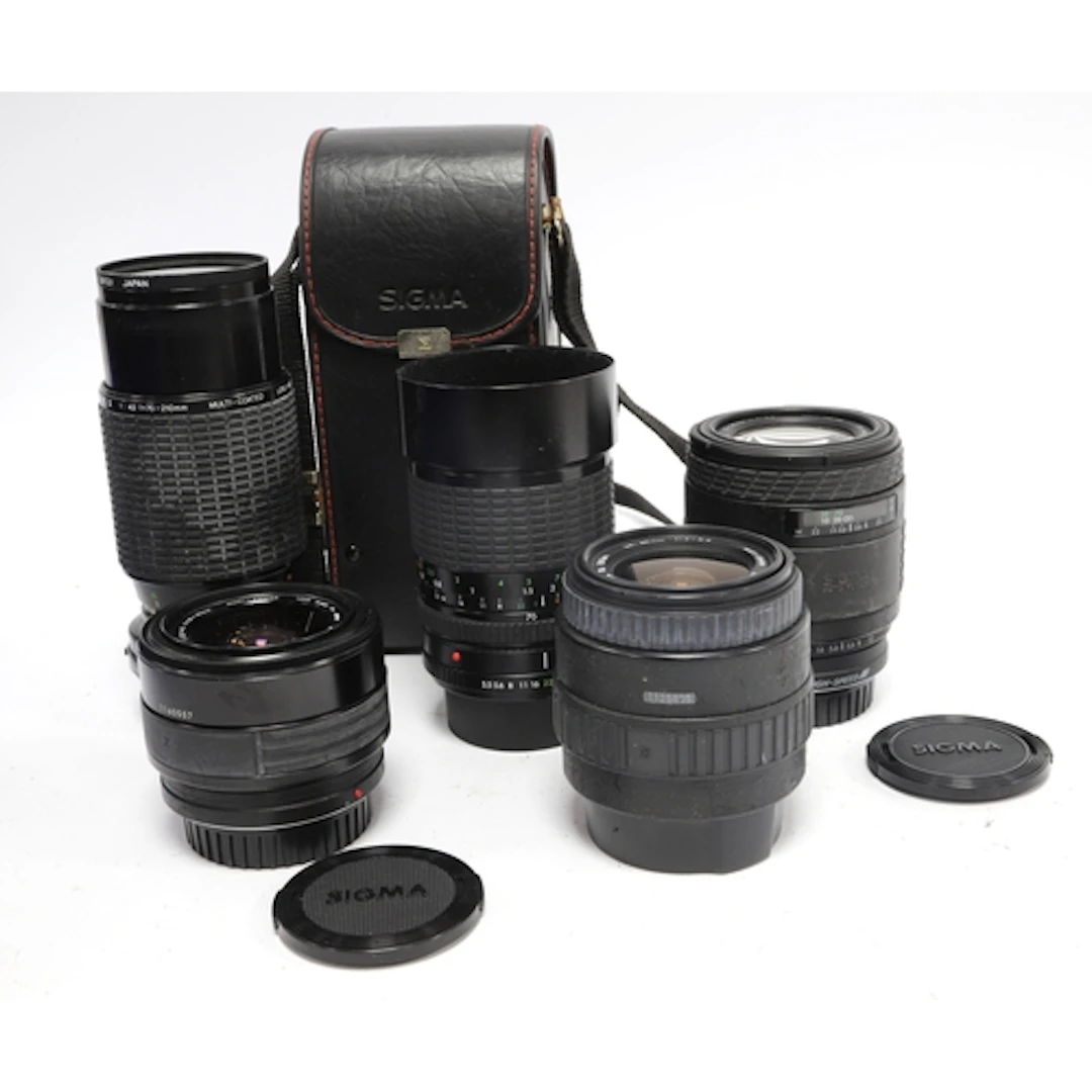 A quantity of Sigma lenses to include 35-70mm f/3.5-4.5, 35-...