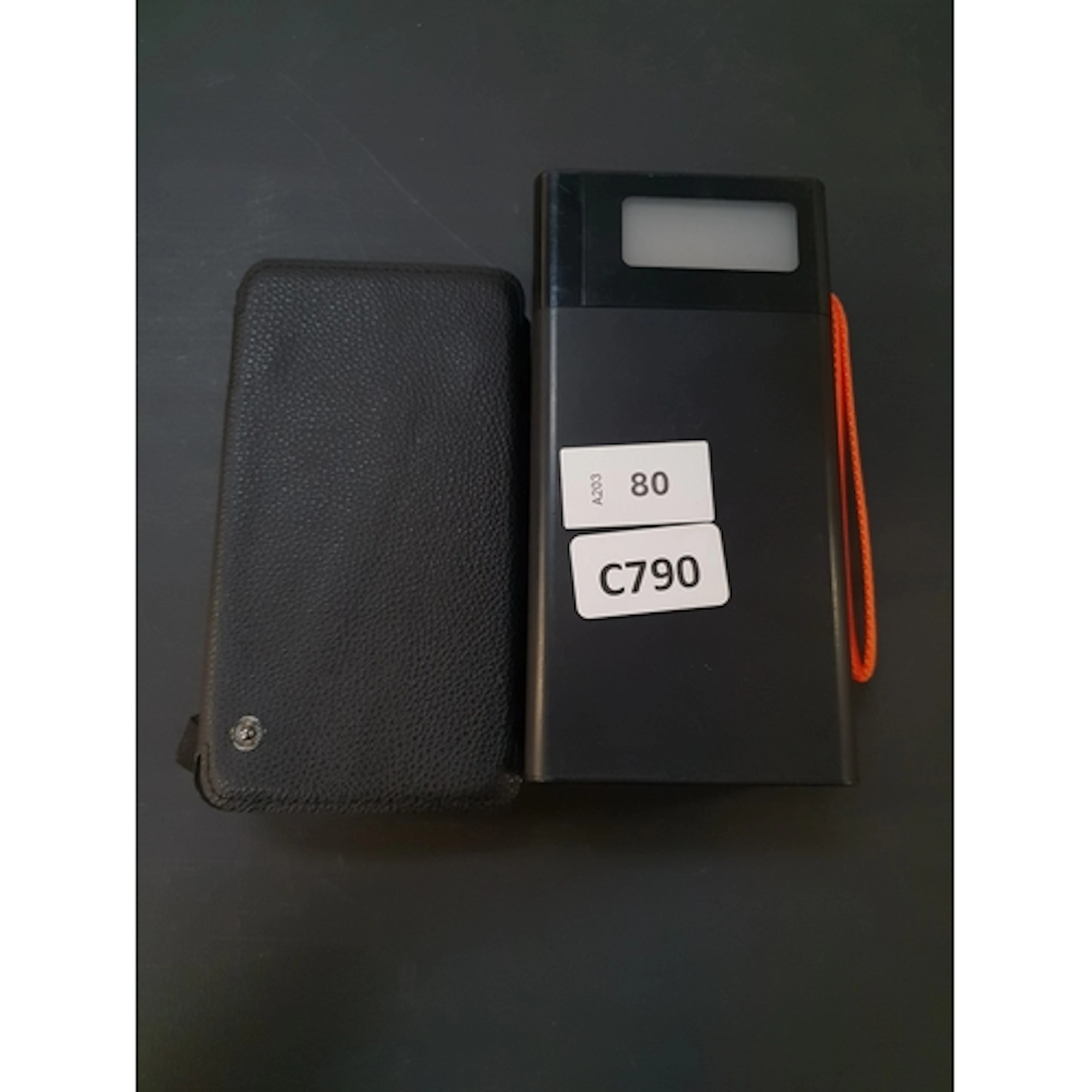 TWO POWER BANKS INC. SOLAR CHARGER HI-S025