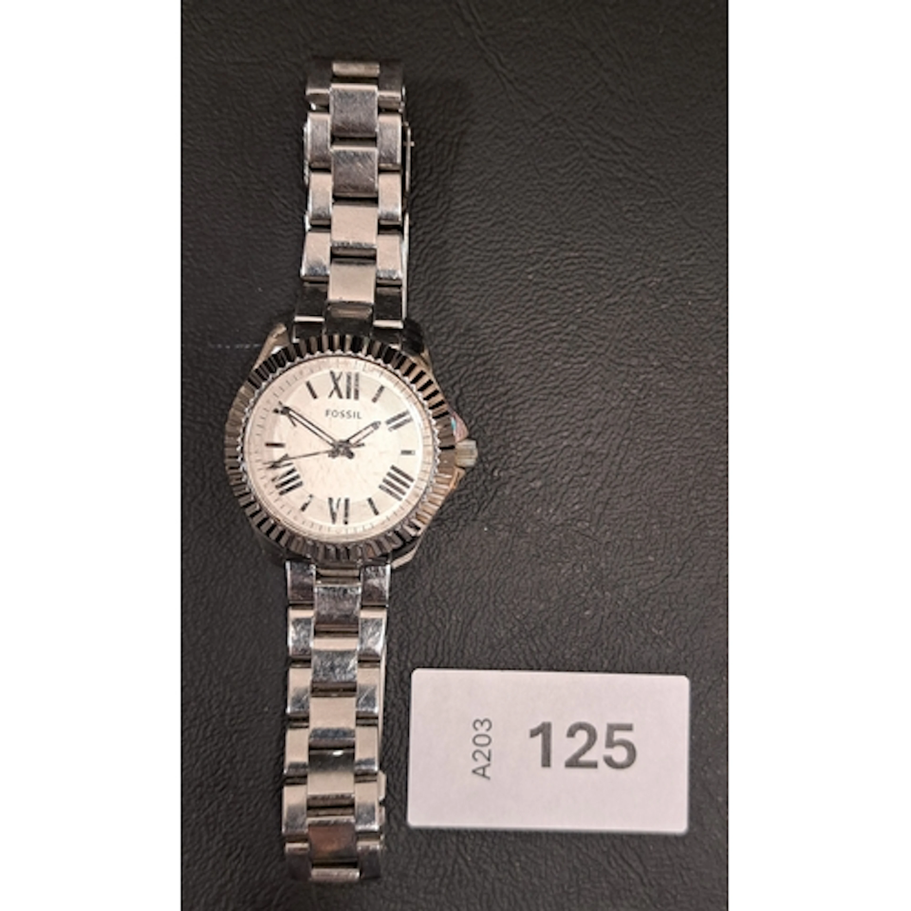 FOSSIL WRISTWATCH WITH STAINLESS STEEL BRACELET the white di...