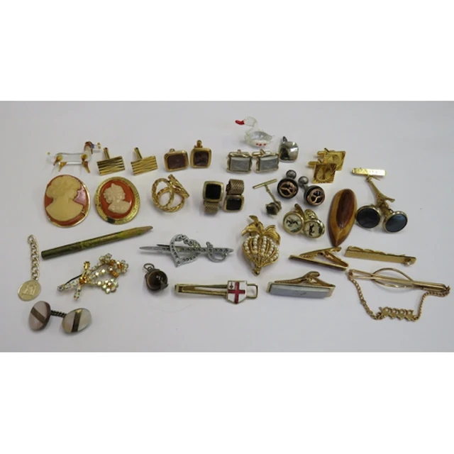 Costume Jewellery incl. White Metal domed top cufflinks, pai...
