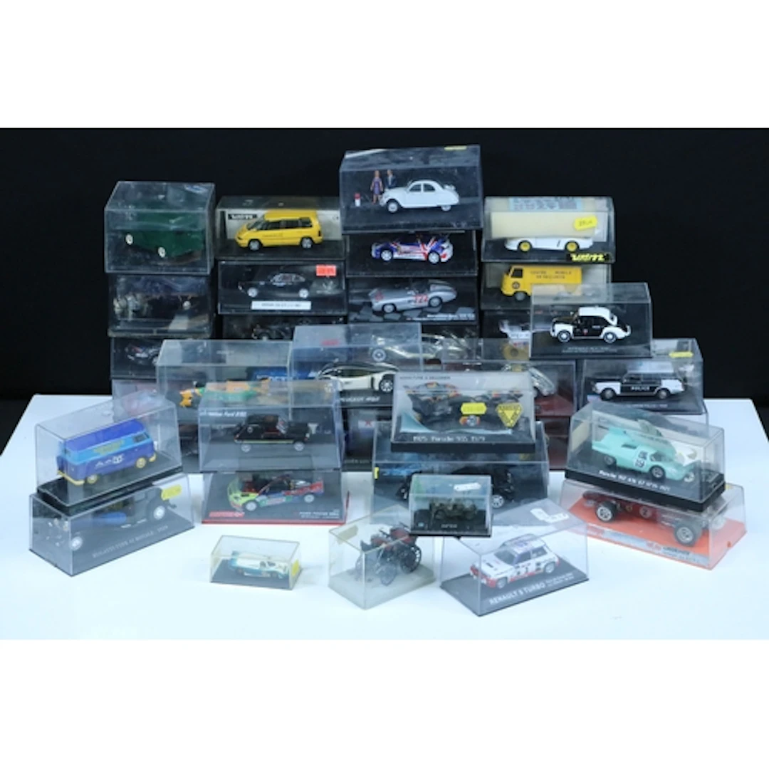 38 Cased diecast models to include Vitesse, Eaglemoss, Altay...