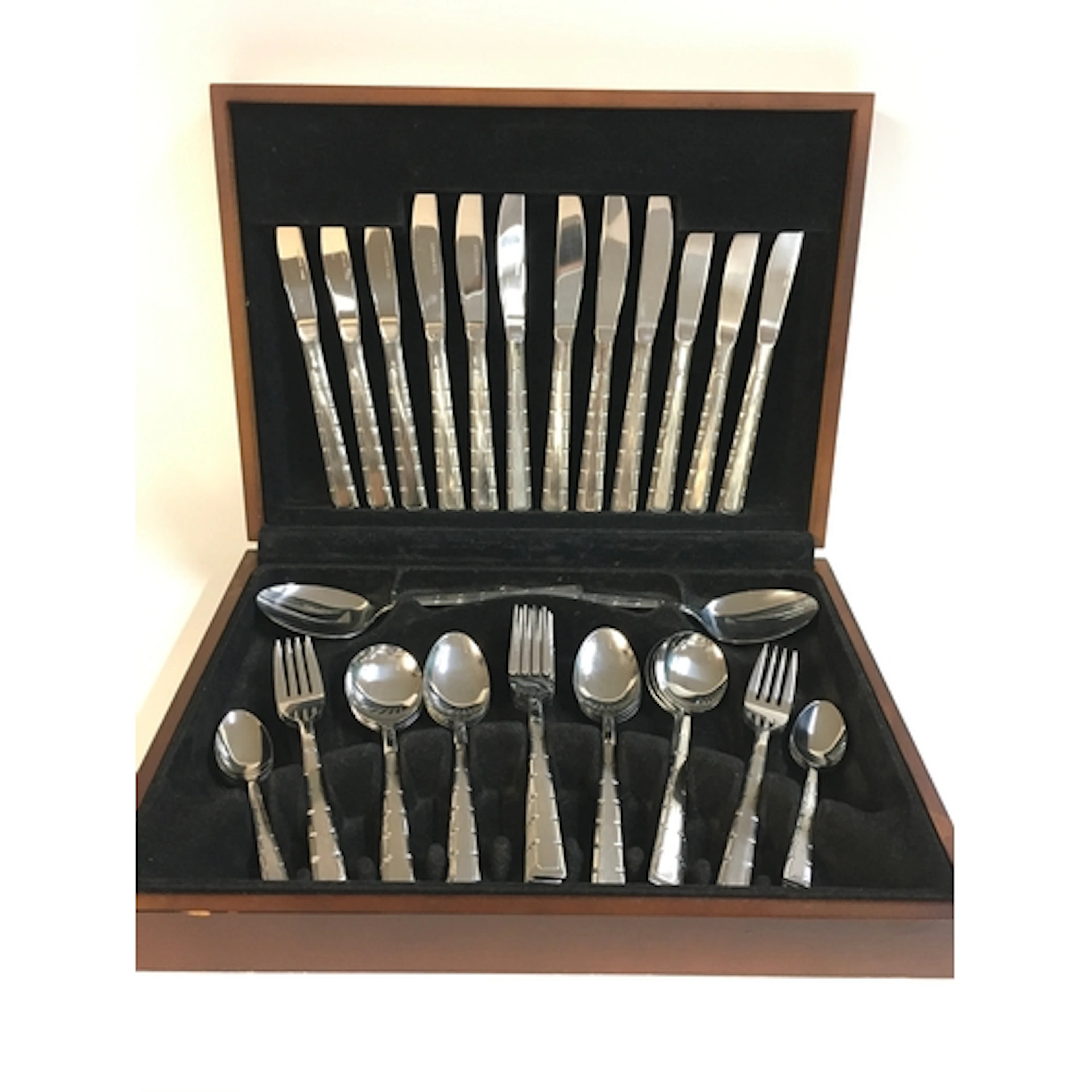 3 cased cutlery sets