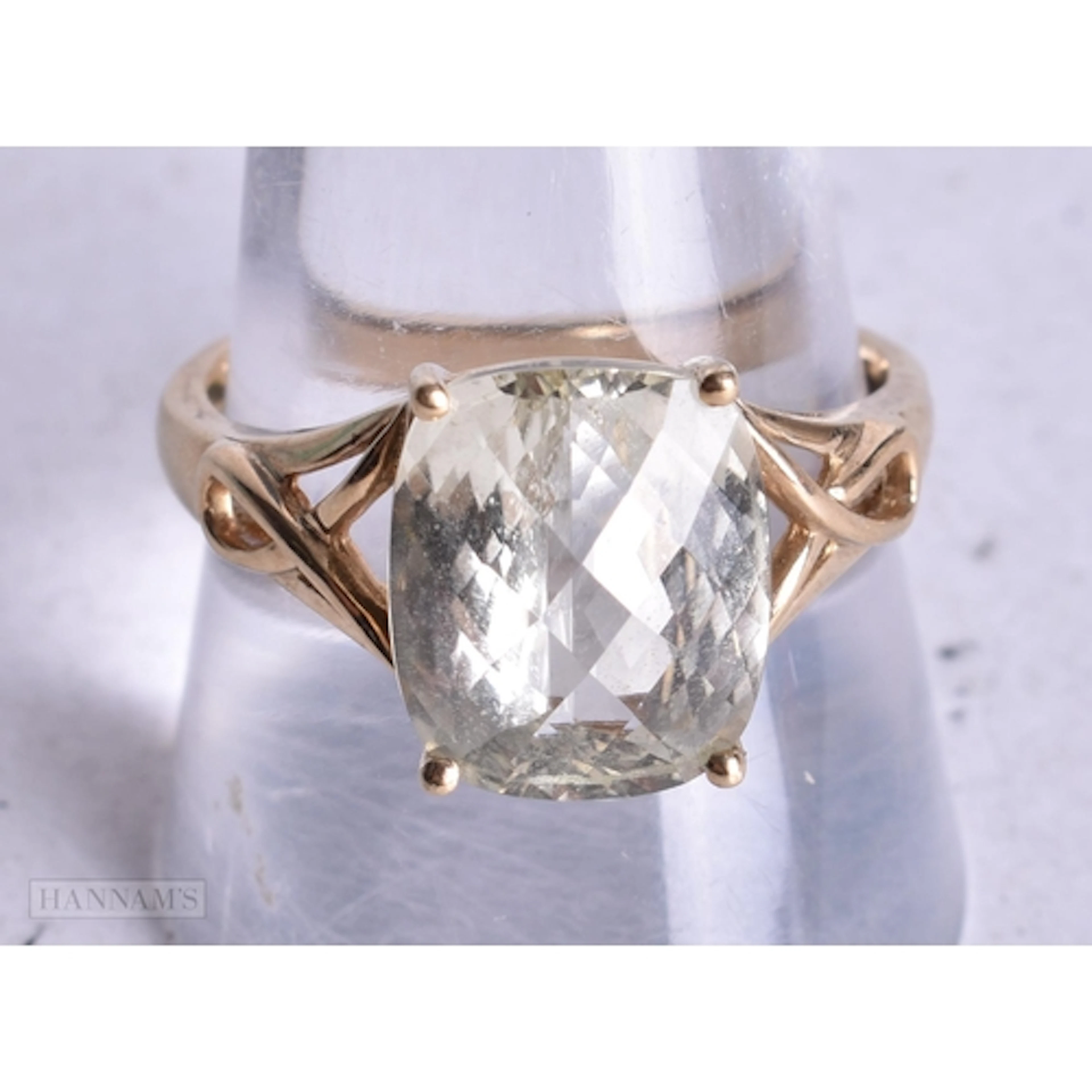 9ct gold citrine solitaire ring (3.6g). S.