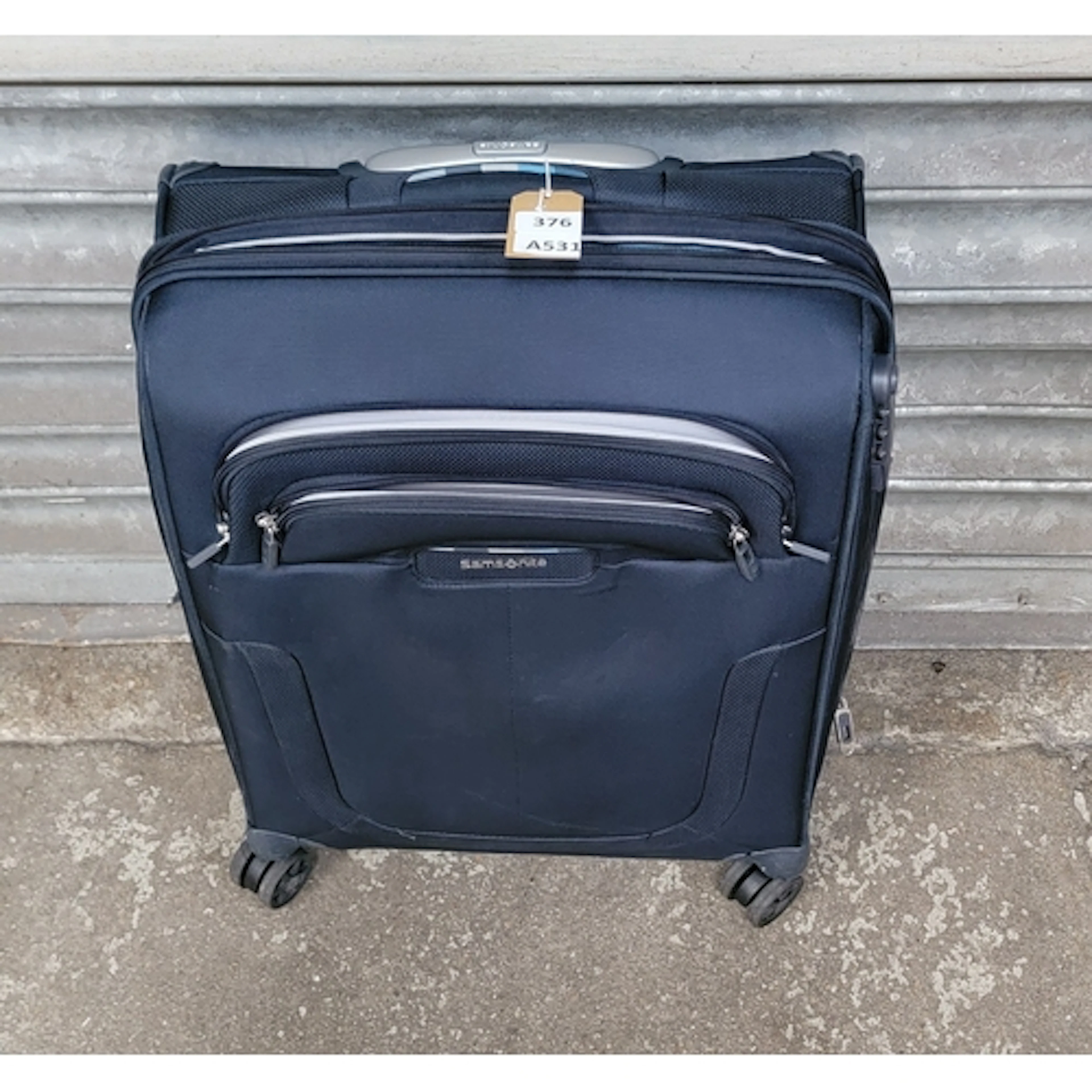 SAMSONITE SUITCASE Note: suitcase is empty