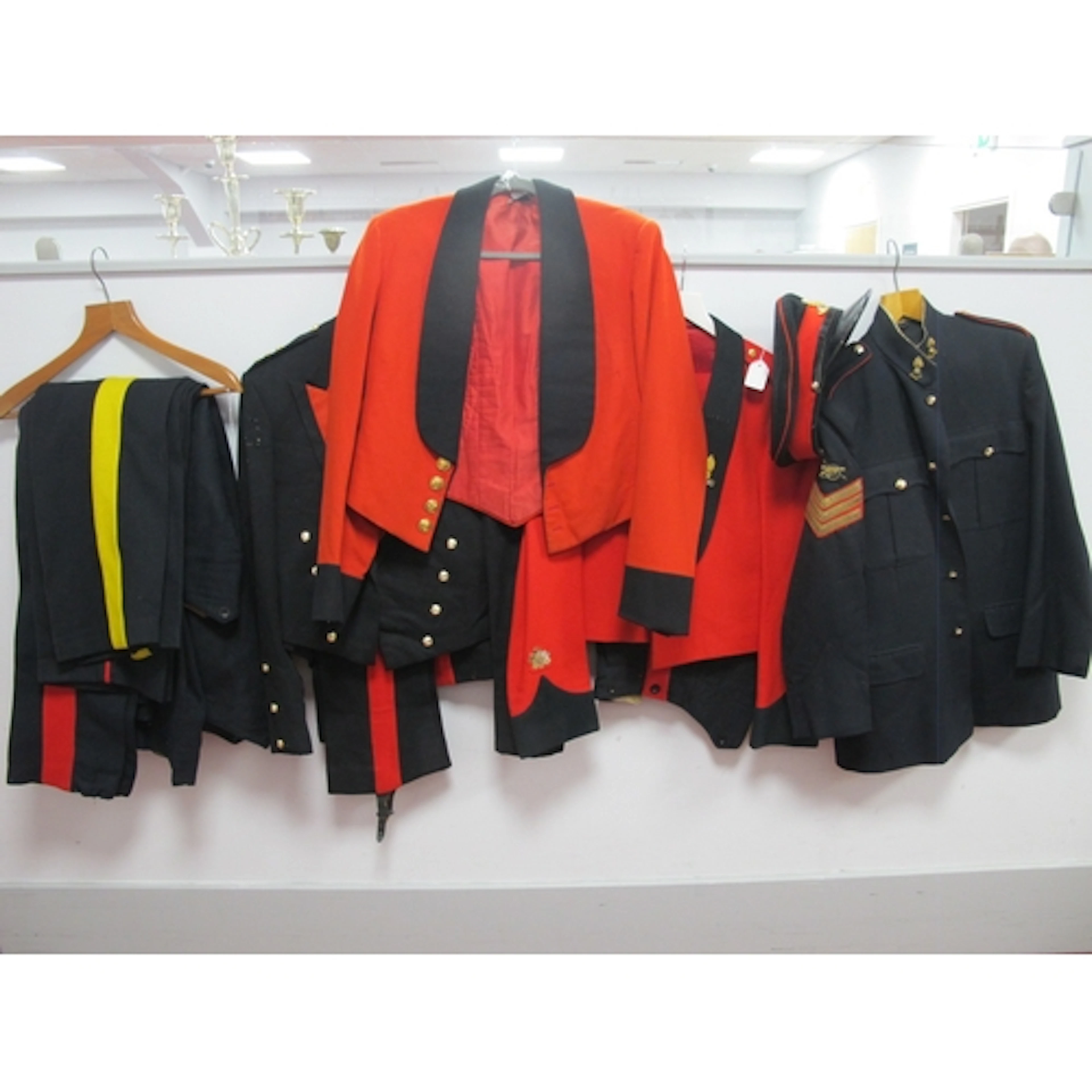British Army Royal Artillery Uniform, including captain mess...
