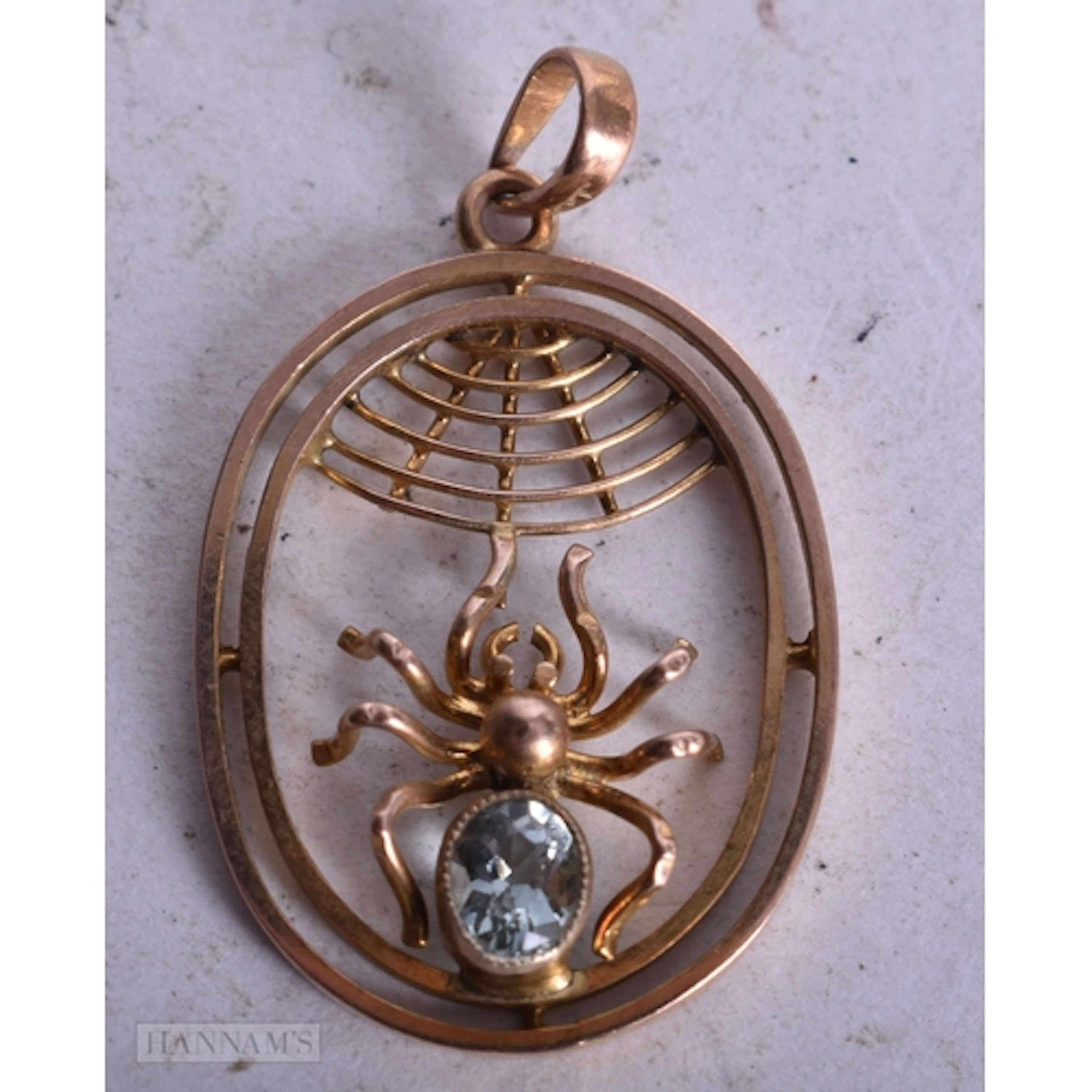9ct gold antique aquamarine spider pendant (2.2g). 2.25 cm x...