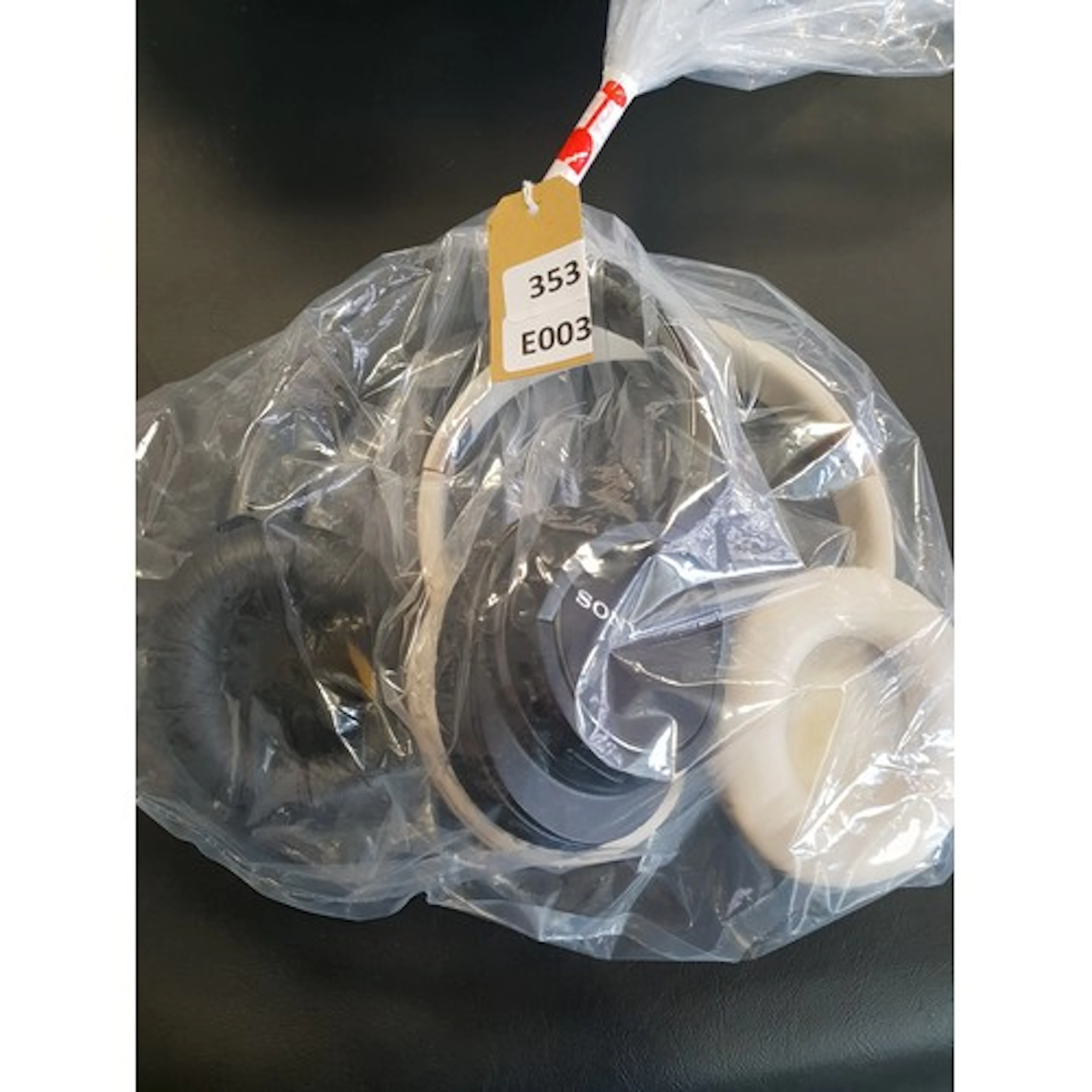 TWO PAIRS HEADPHONES INC SONY ZX770BN
