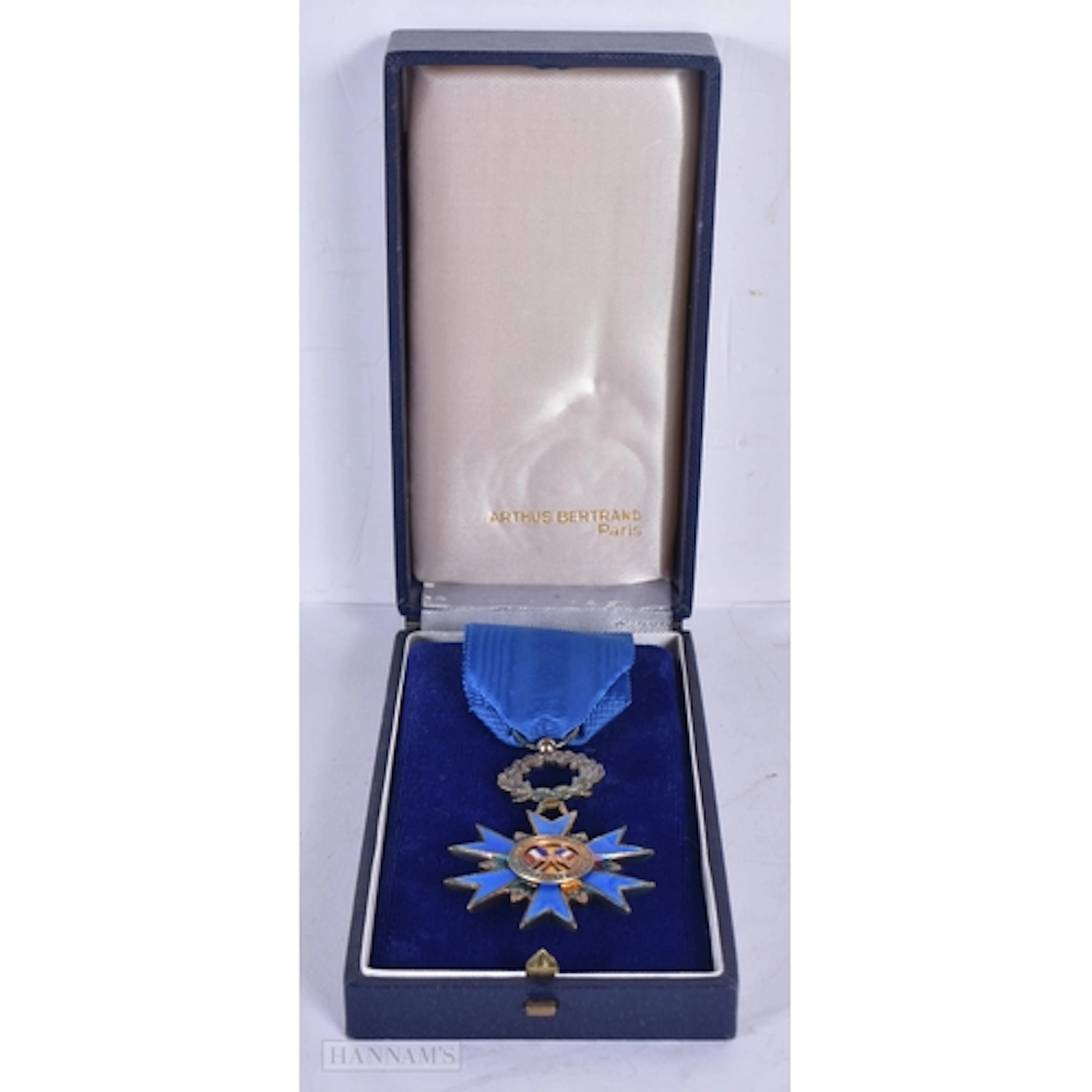 A cased French National Order of Merit medal, medallion - 4c...
