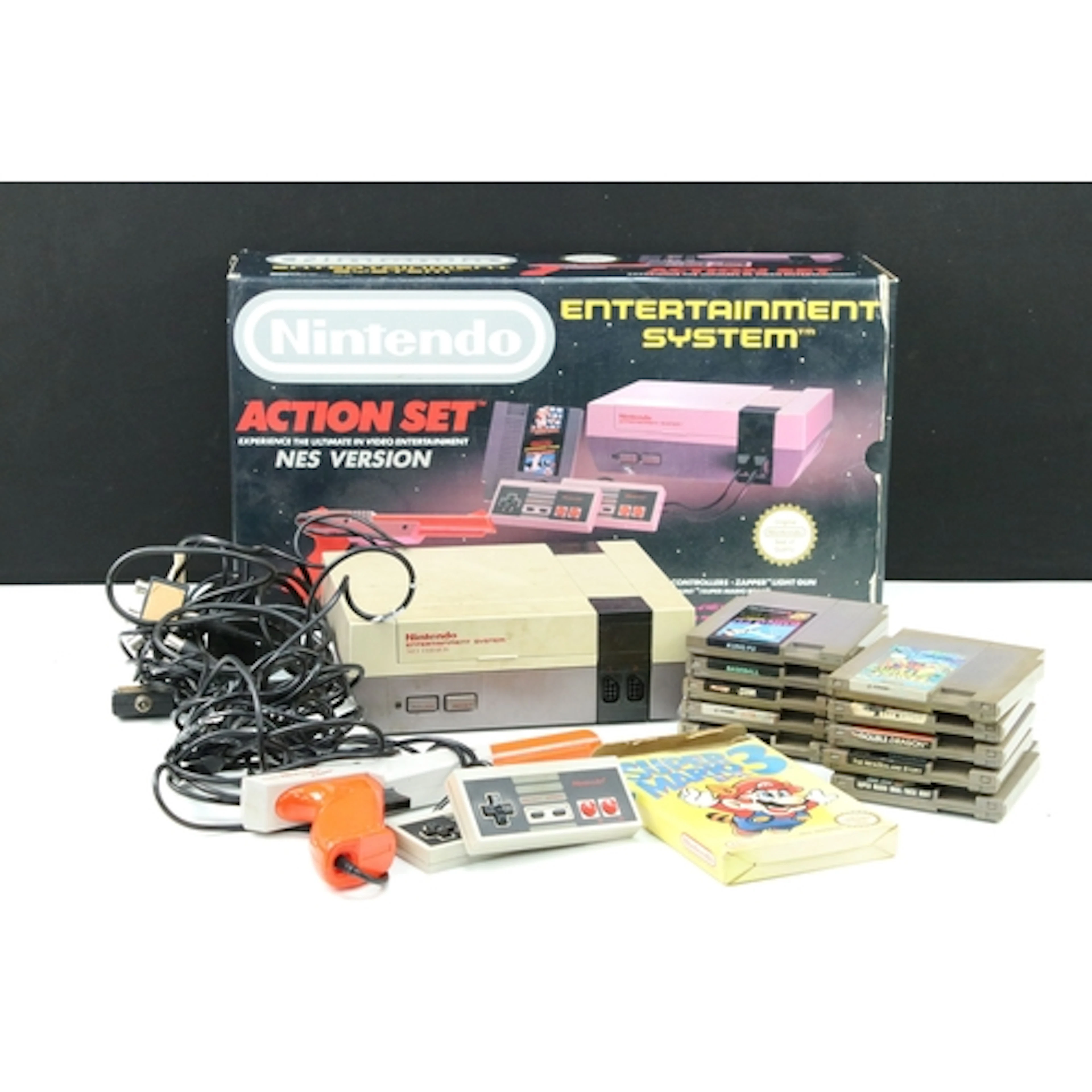 Retro Gaming - Boxed Nintendo NES Action Set console complet...