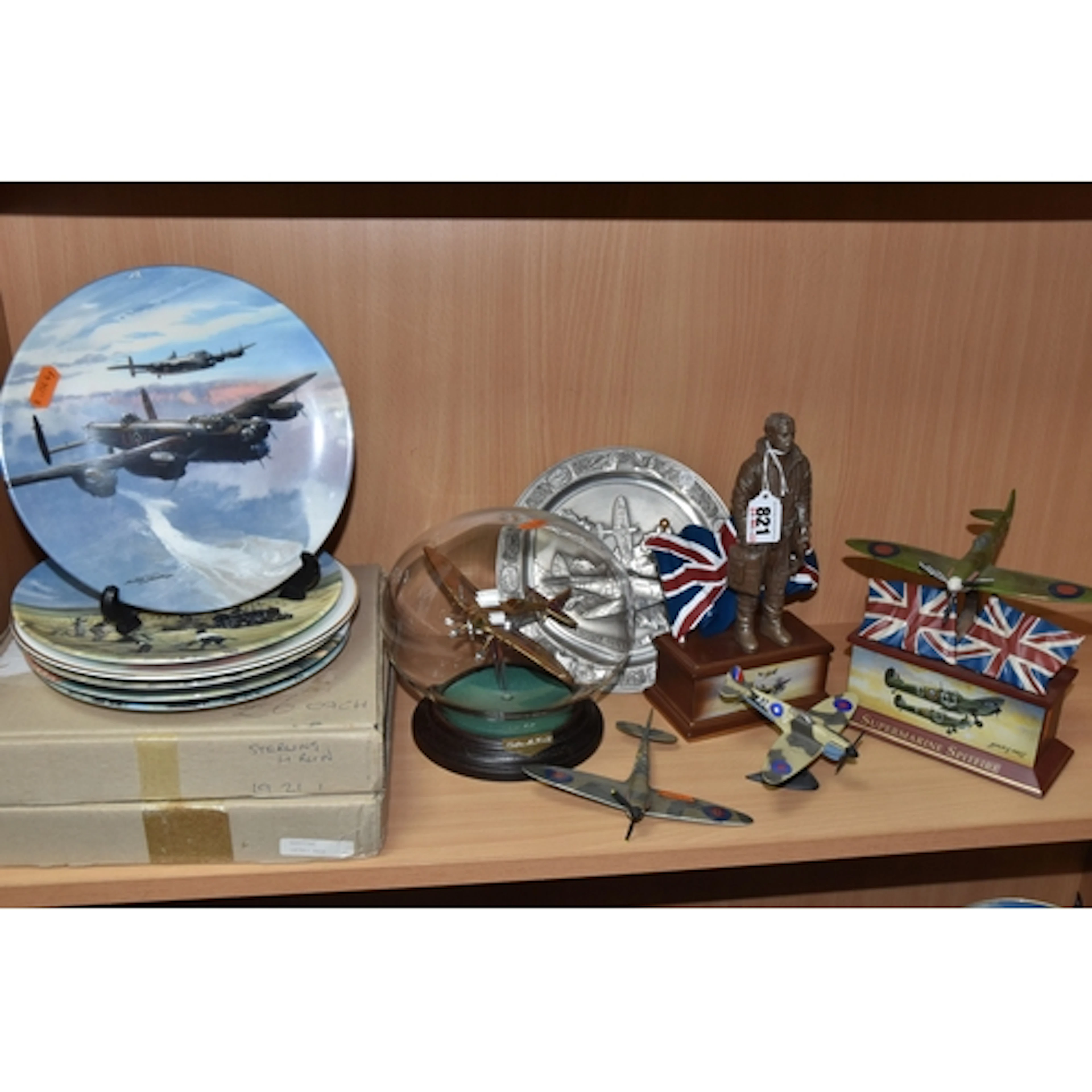 A GROUP OF WORLD WAR II AIRCRAFT THEMED COLLECTABLES, compri...
