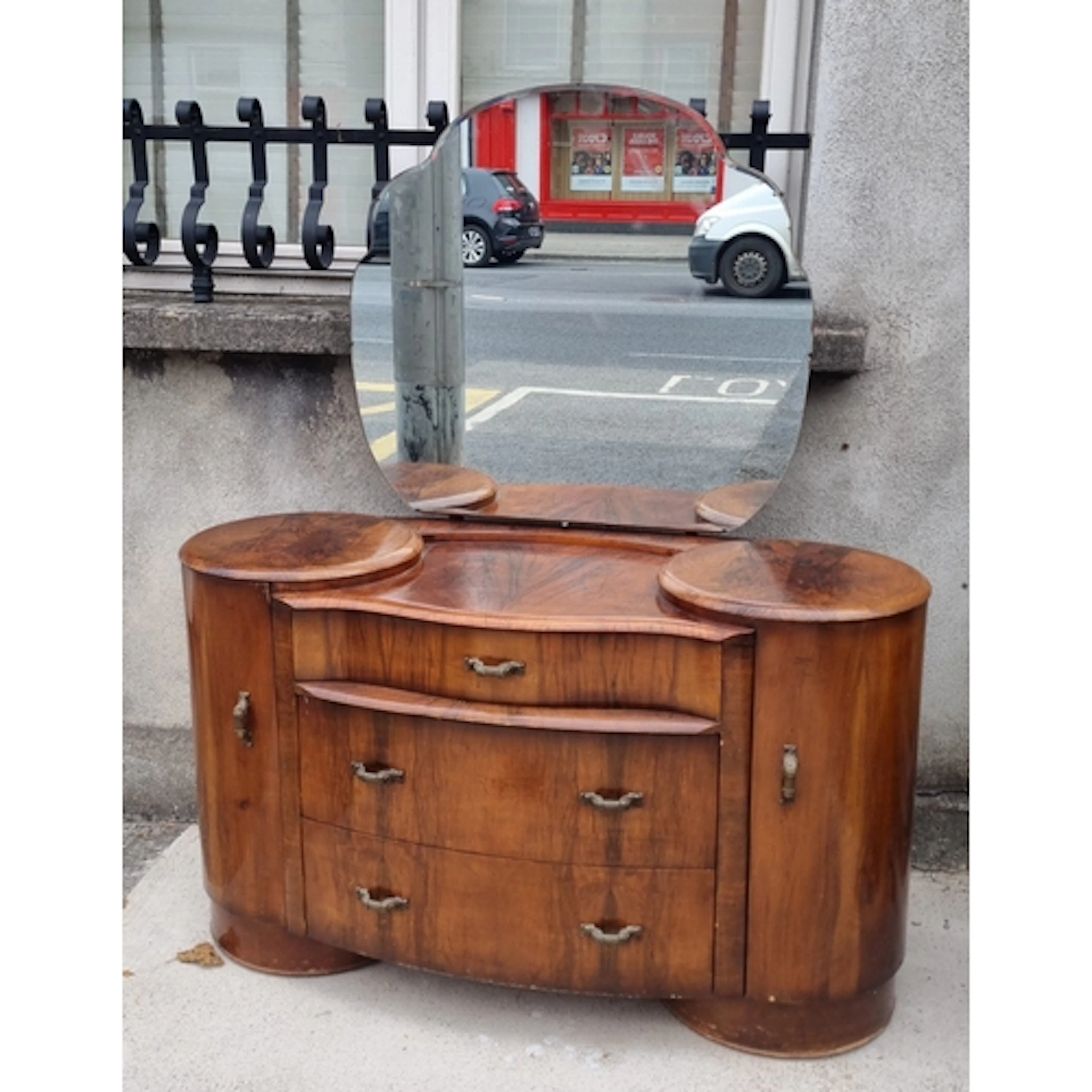 Art Deco walnut dressing table with scalloped mirror, H: 153...
