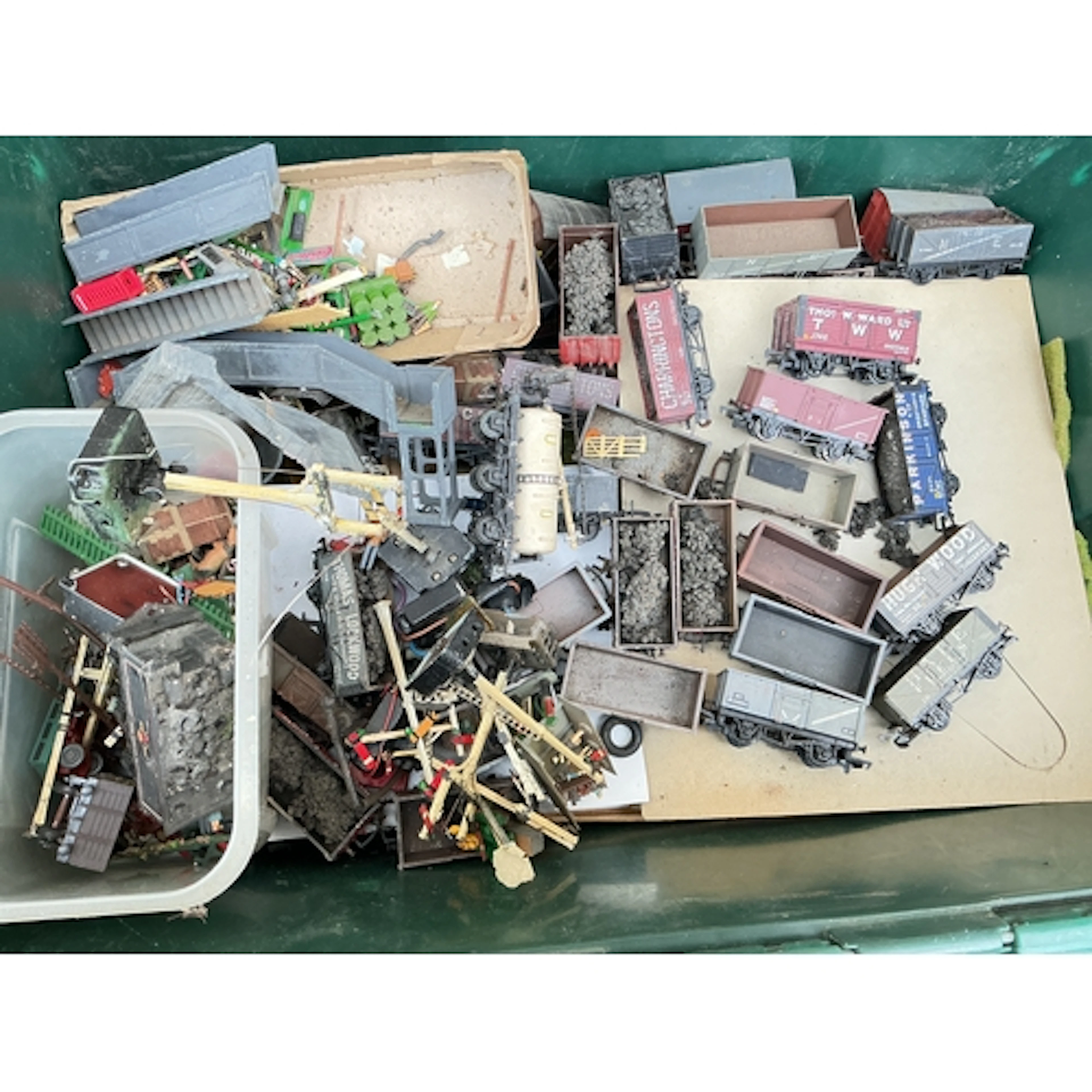 A Box Containing 00 Gauge Wagons And Accessories. No Reserve...