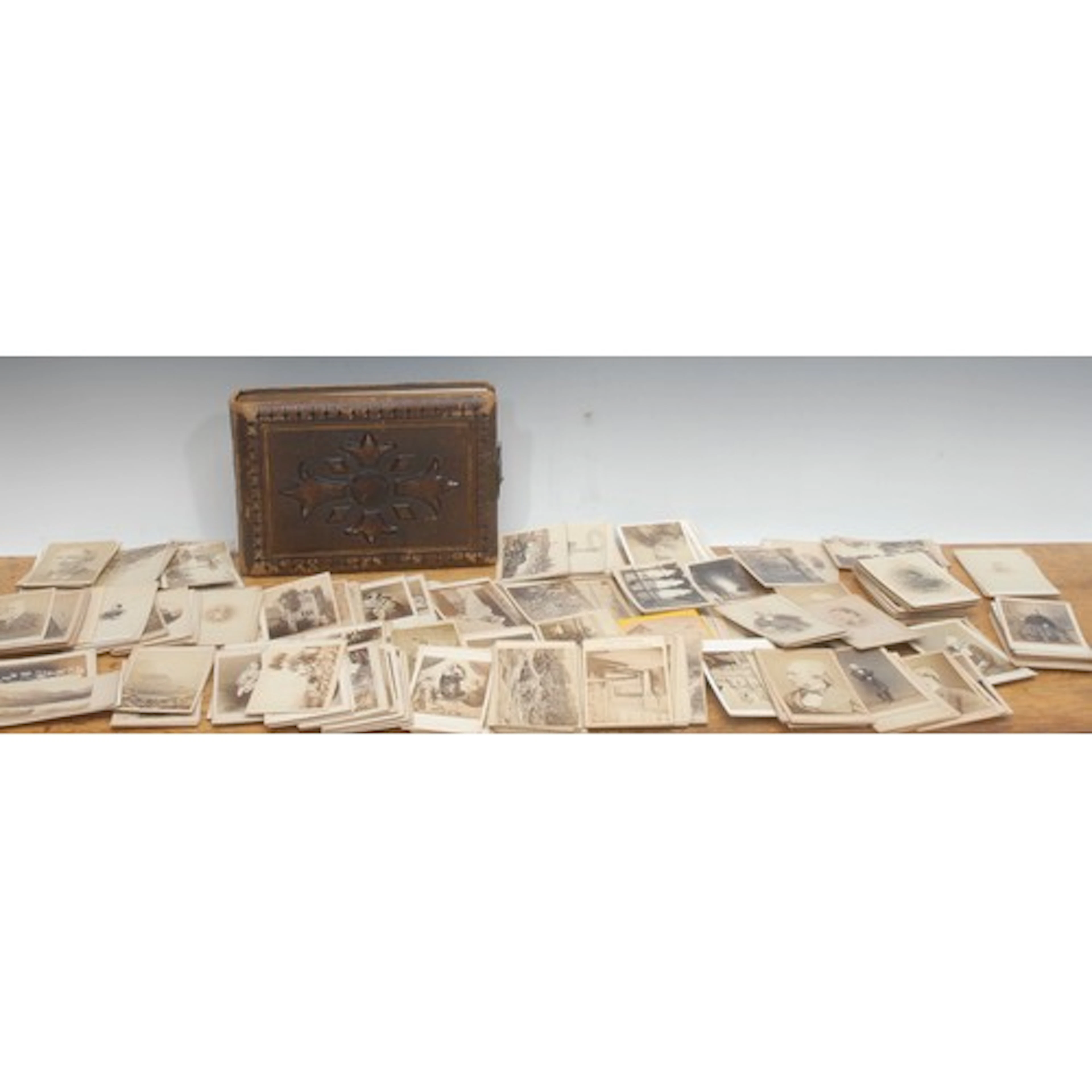A good collection of 19th century carte de visite photograph...