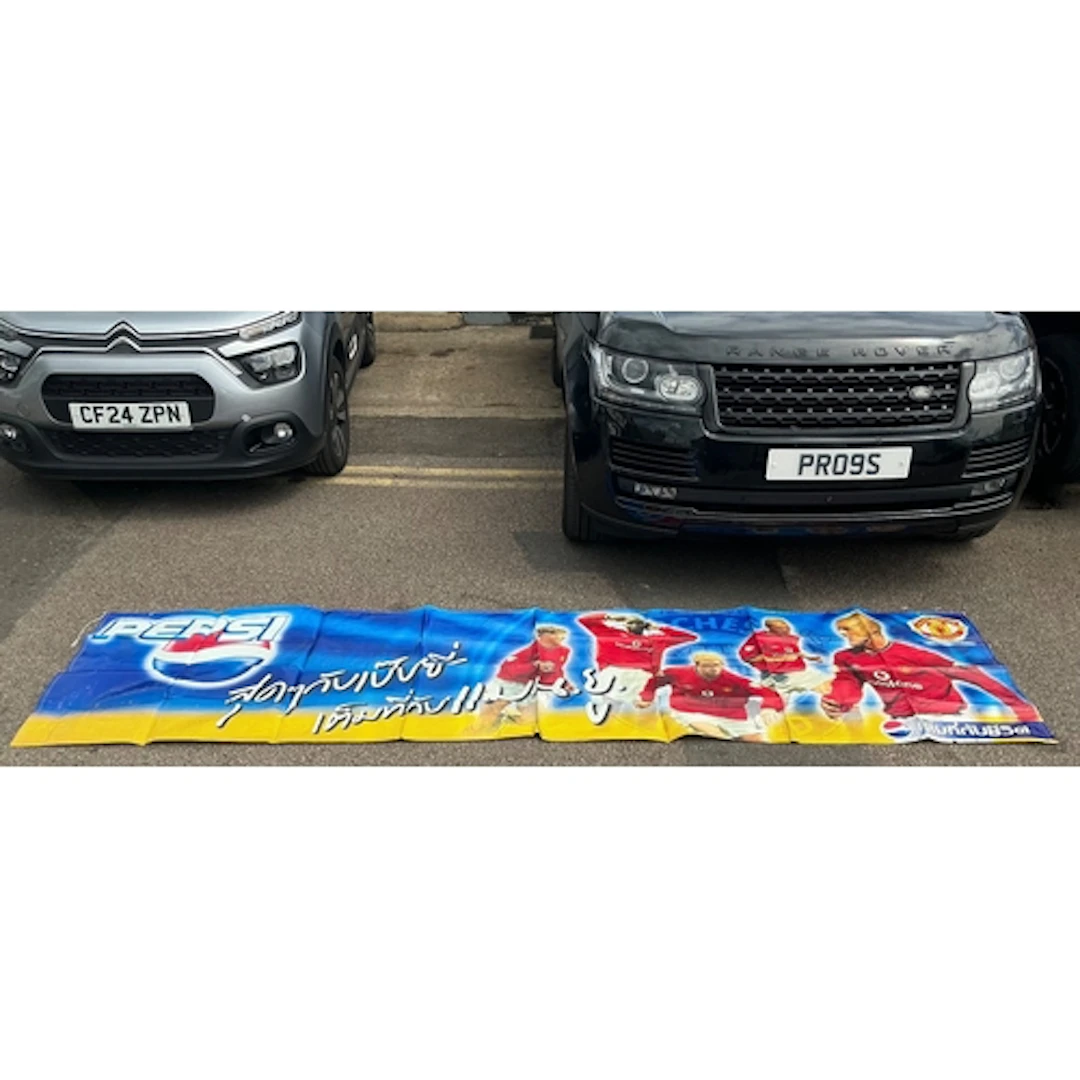 Manchester United Pepsi Thailand 2001 Tour Banner: Measuring...