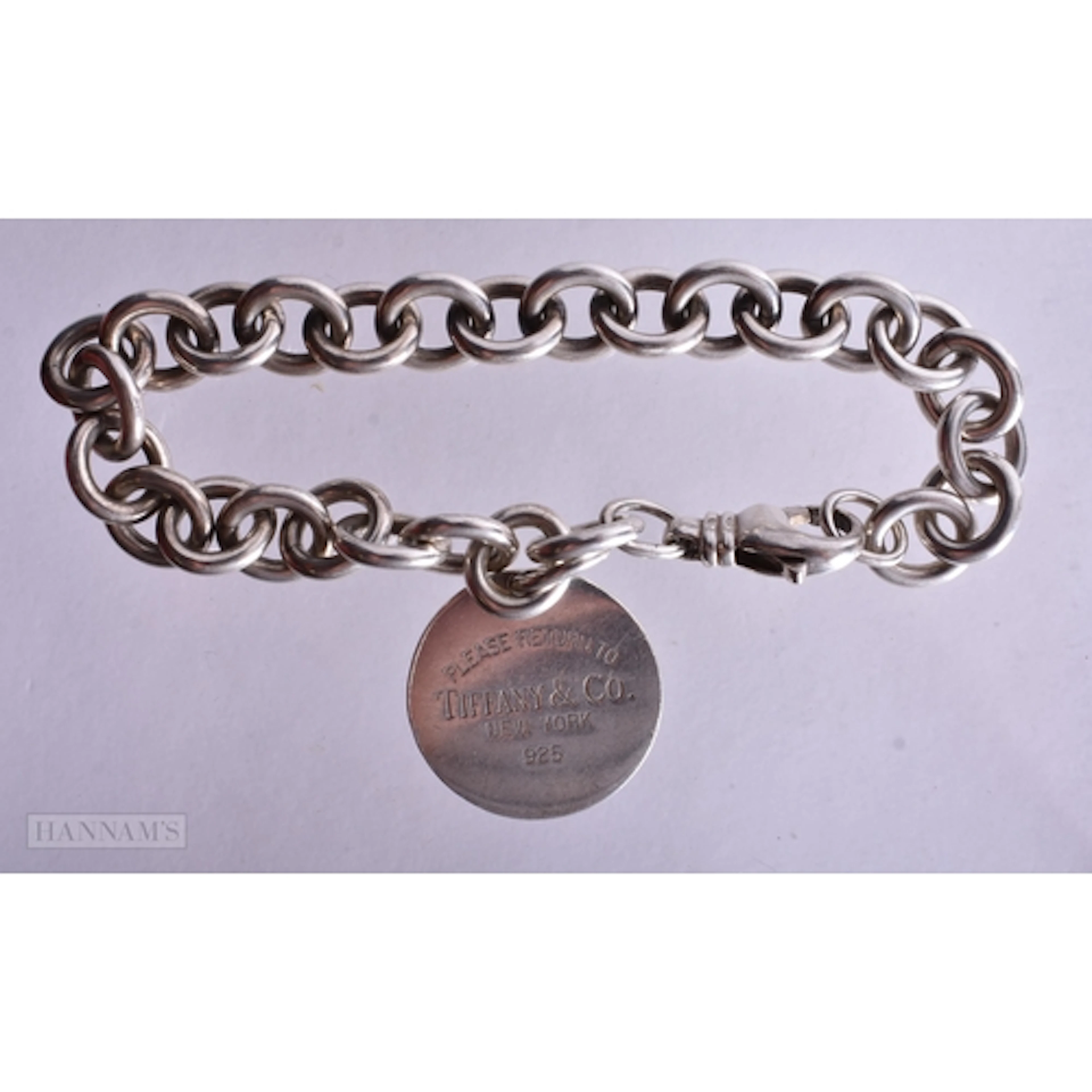 A TIFFANY & CO SILVER BRACELET. 39.2 grams. 20 cm long.