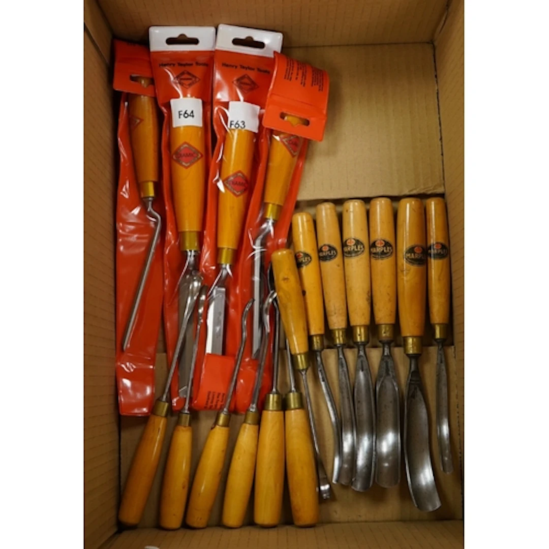 Seventeen chisels and gouges, including; a graduated set of ...