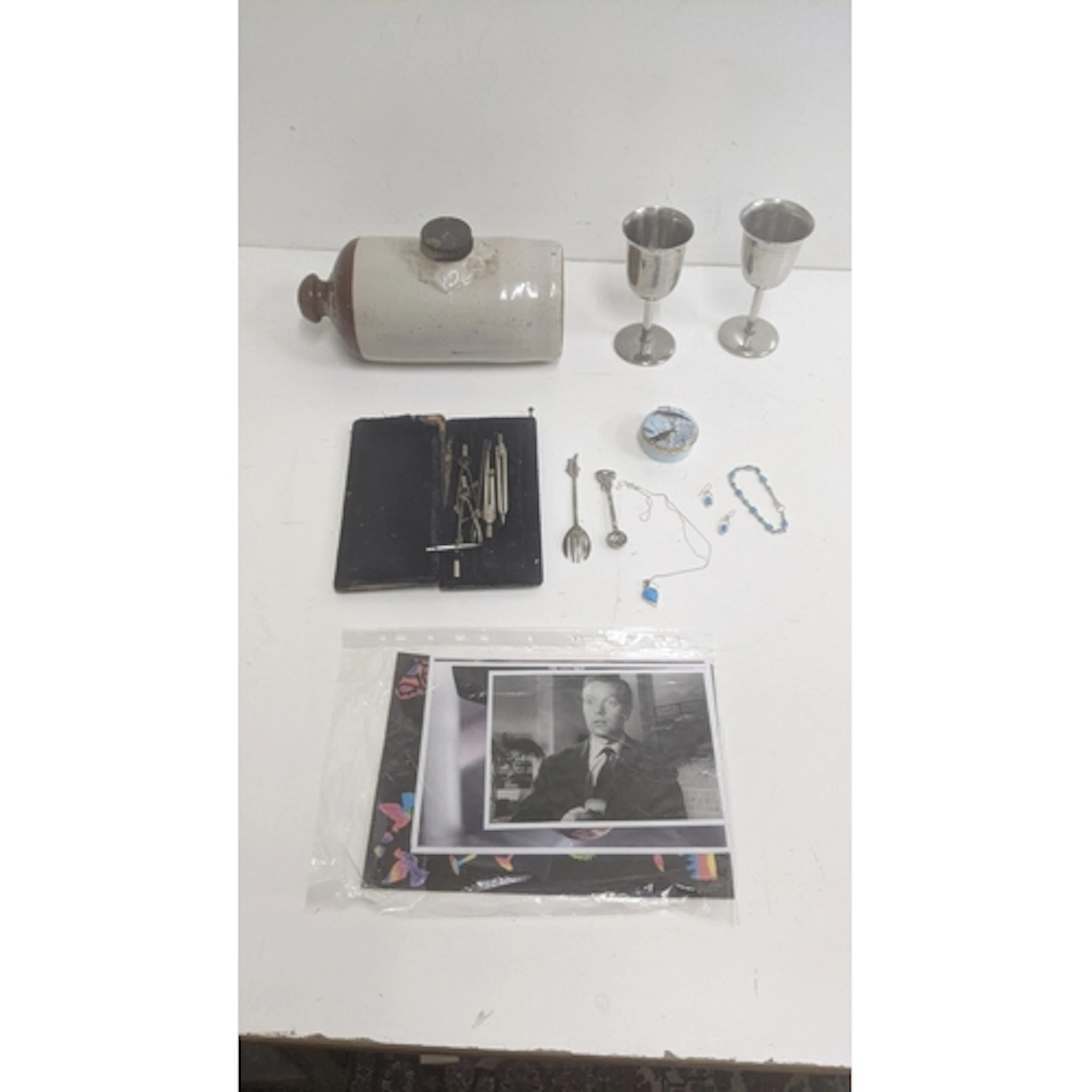 Mixed collectables to include a silver necklace, pendant, a ...