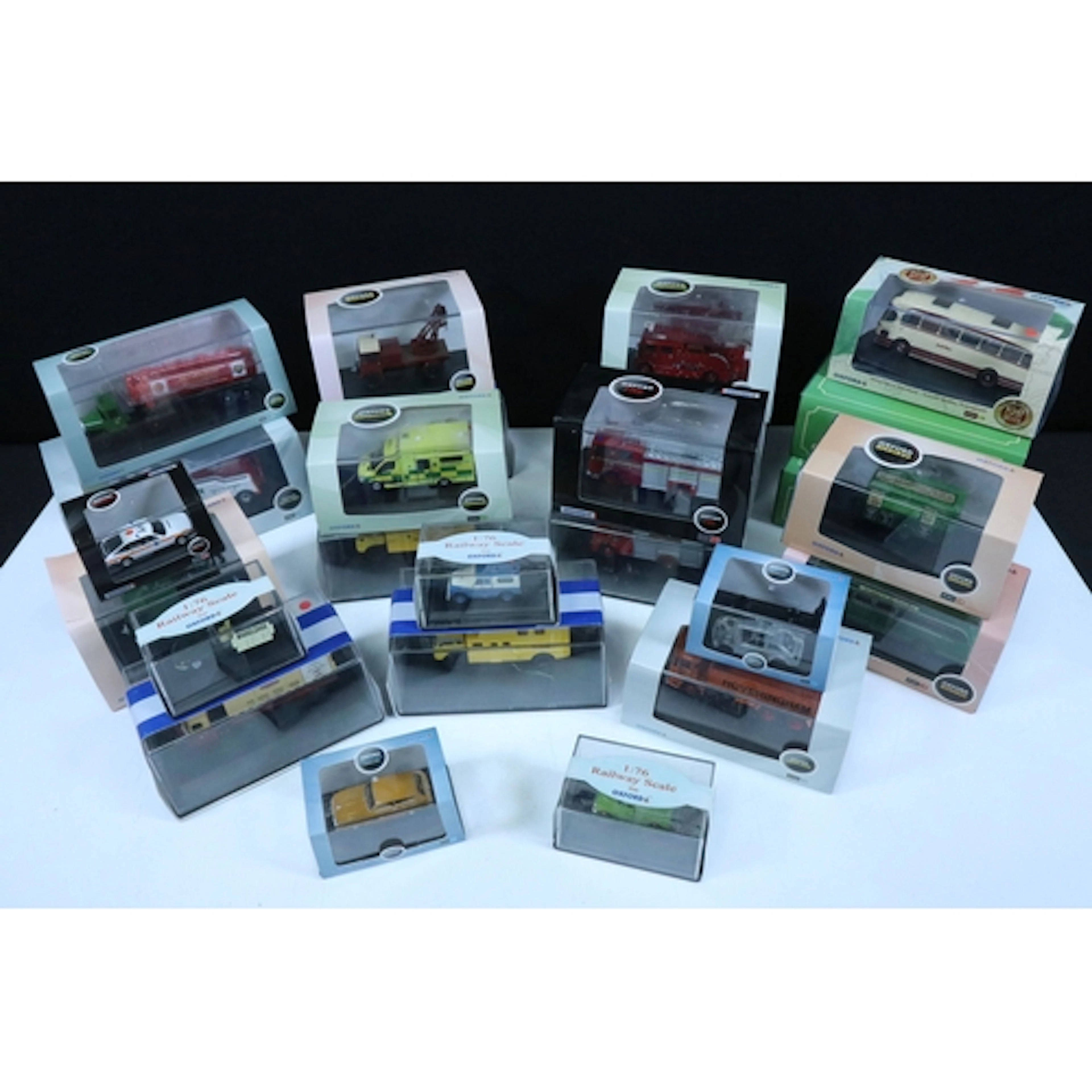 25 Boxed / cased Oxford Diecast models to include Commercial...