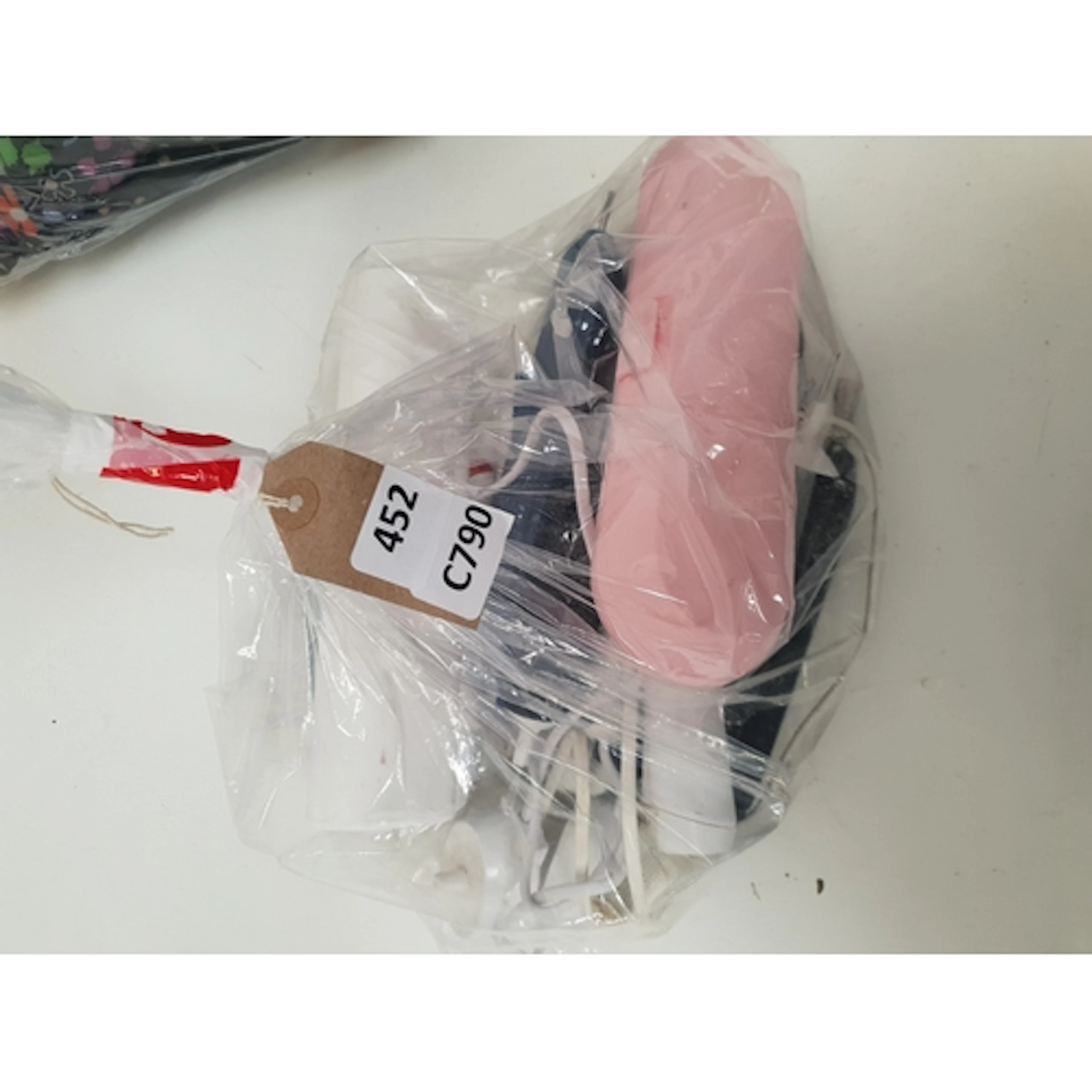 ONE BAG OF ELECTRIC TOOTHBRUSHES