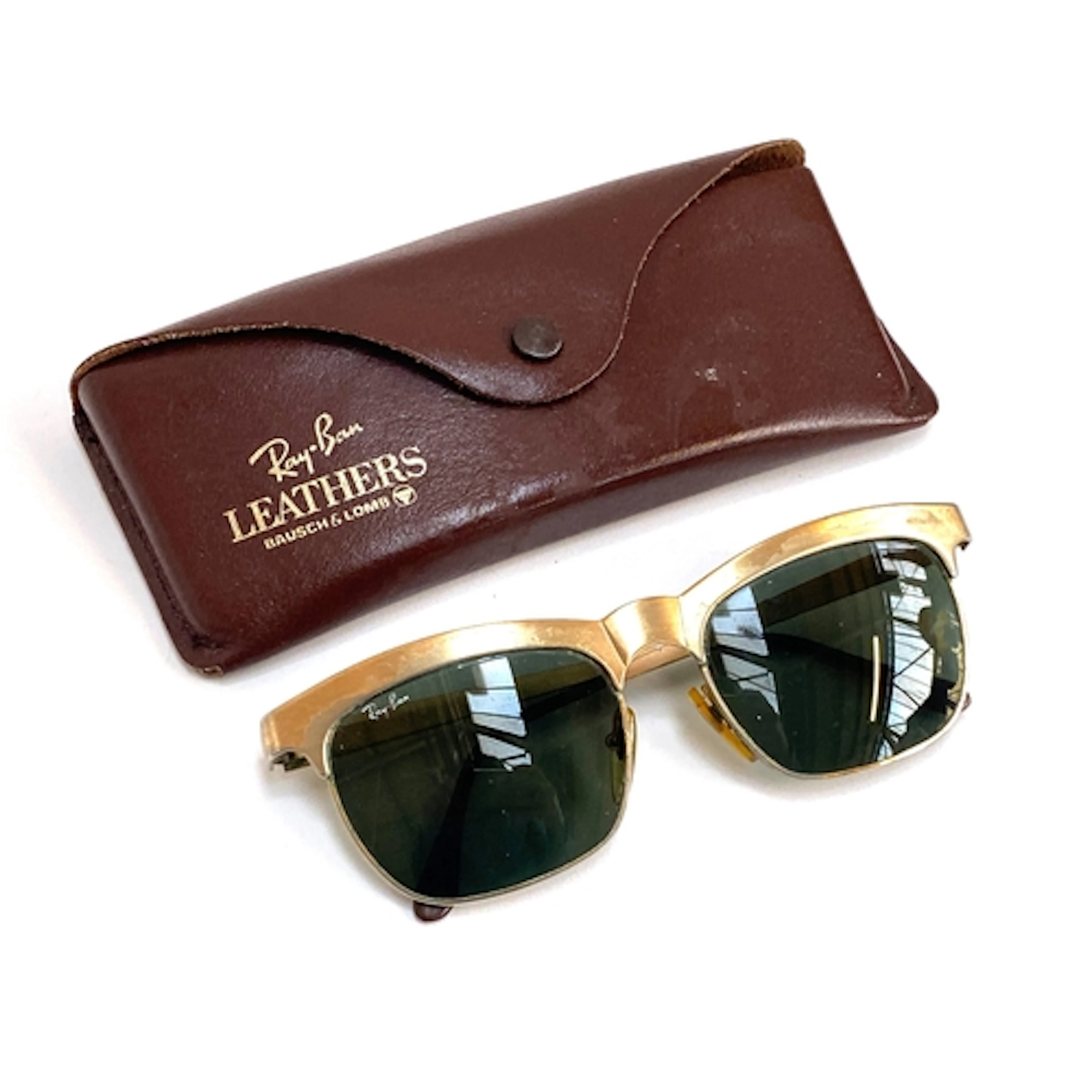 A pair of vintage Bausch & Lomb Ray-Ban Wayfarer sunglasses ...
