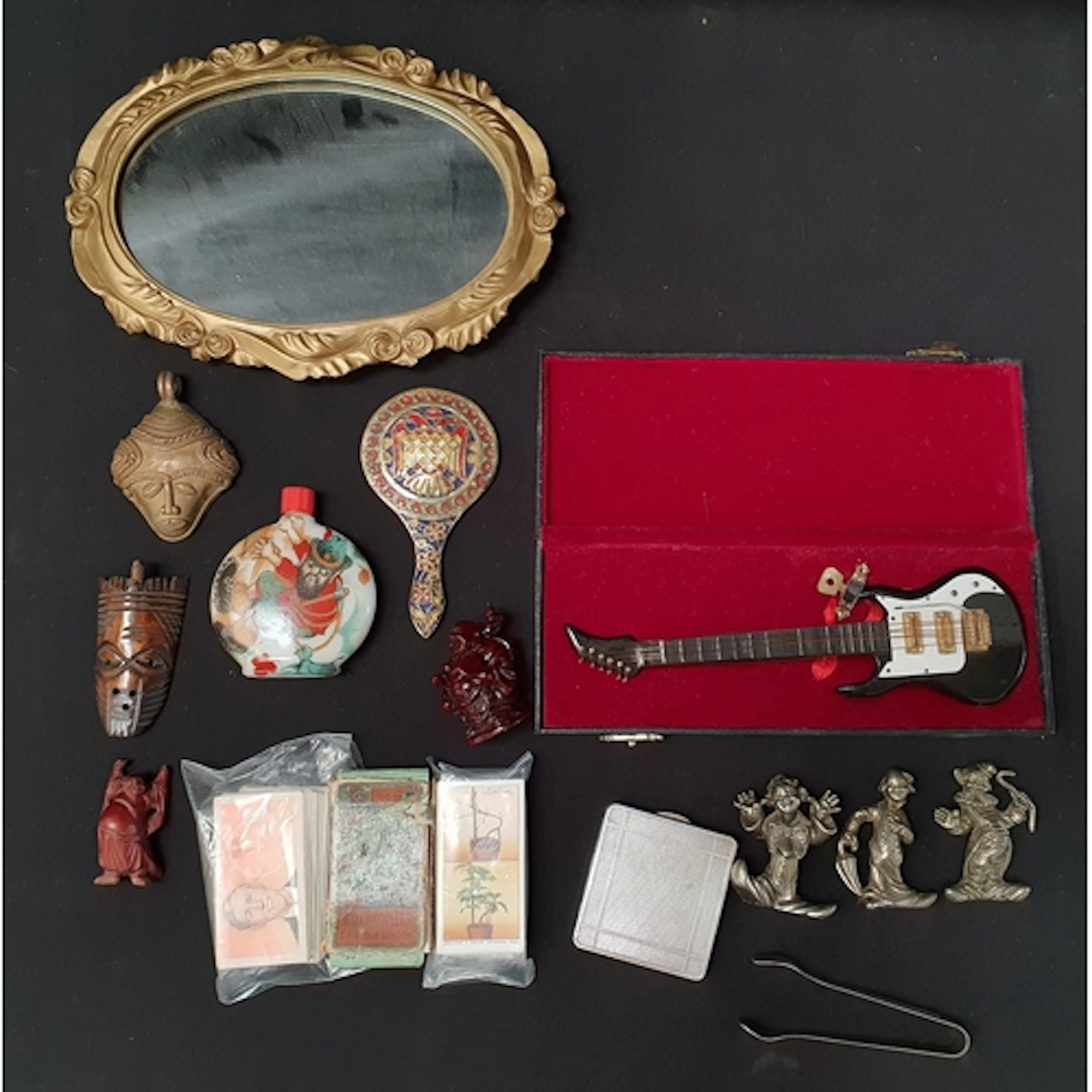 SELECTION OF GENERAL COLLECTABLES including a Clan Tartan Sc...