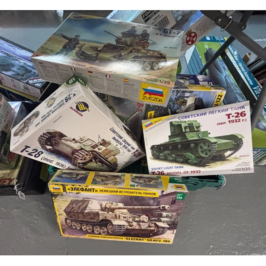 Collection of Zvezda 1:35 scale and other model kits, in ori...