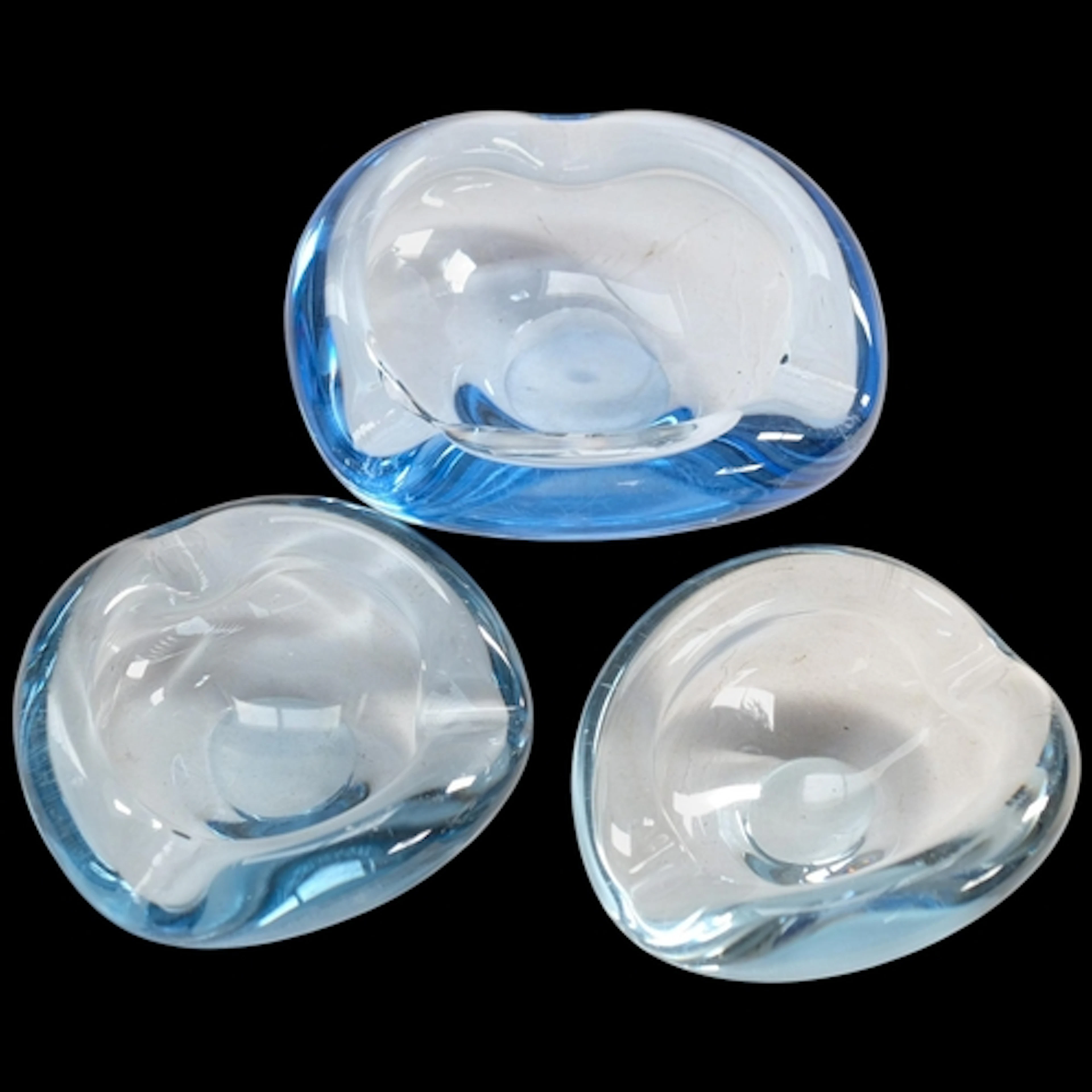 A set of 3 Danish mid-century "Akva" glass bowls, designed b...