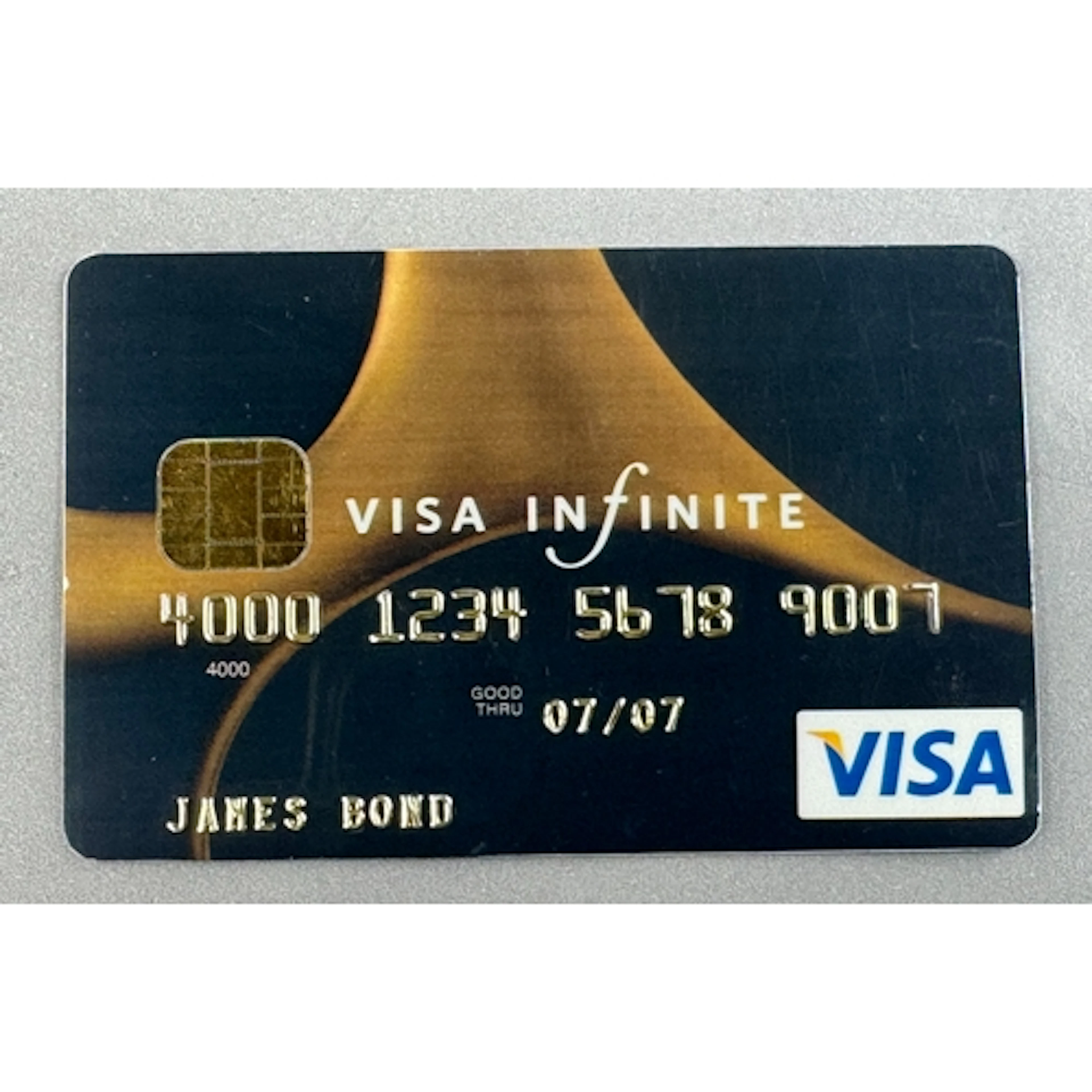 Movies: James Bond's (Daniel Craig) VISA INFINITE Credit Car...