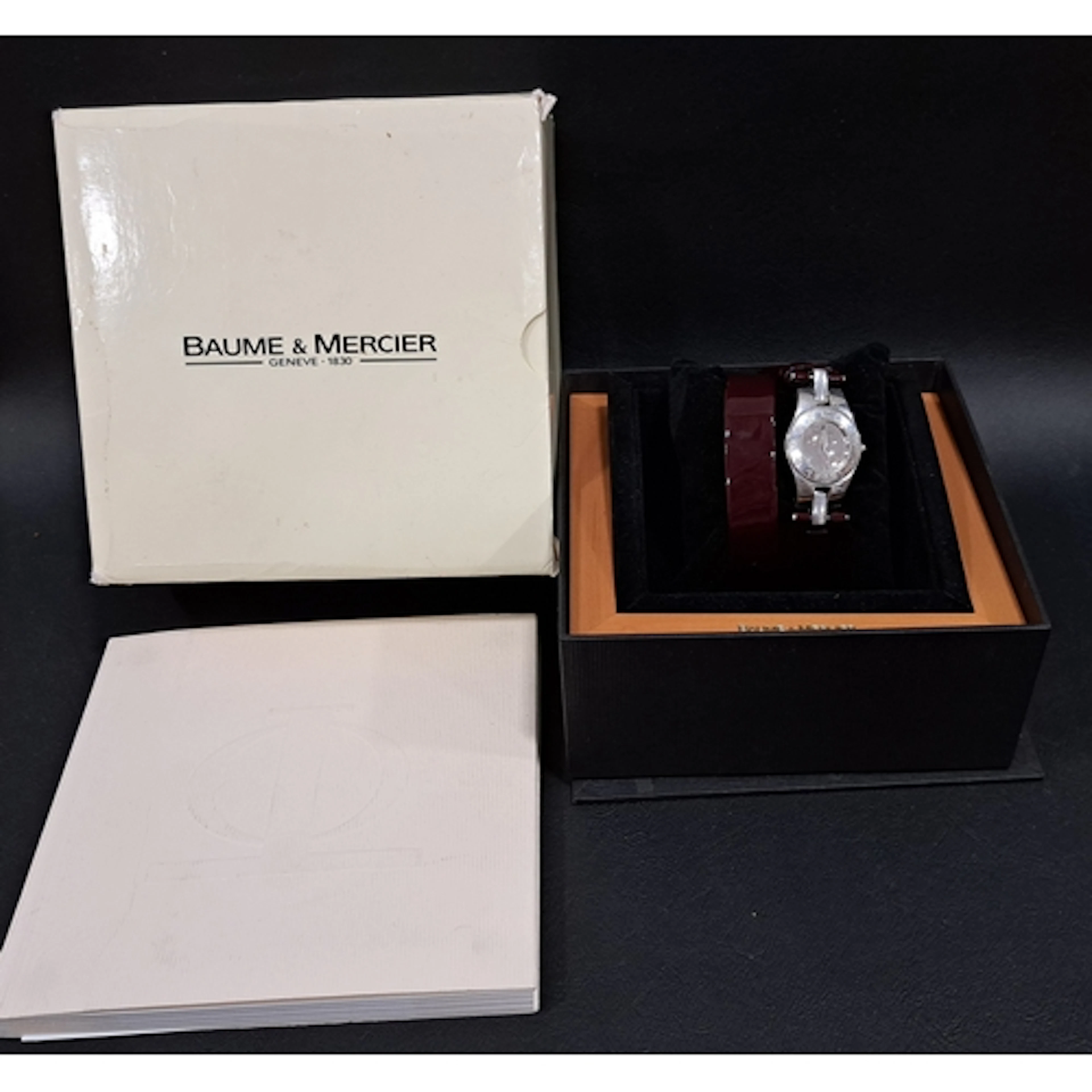 BOXED BAUME & MERCIER LADIES LINEA 65305 WRISTWATCH with sil...