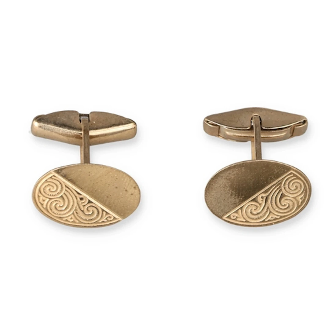 A PAIR OF 9CT GOLD CUFFLINKS Weight: 3.0gms
