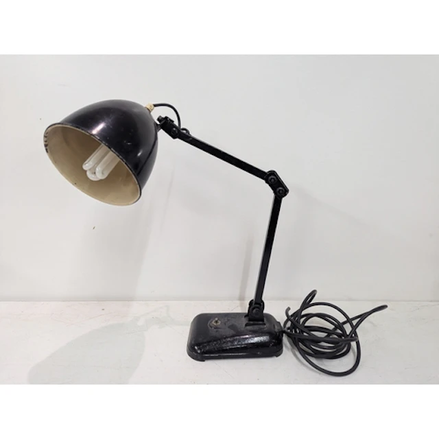 A 1920-20s Memlite black metal factory heavy desk lamp Locat...