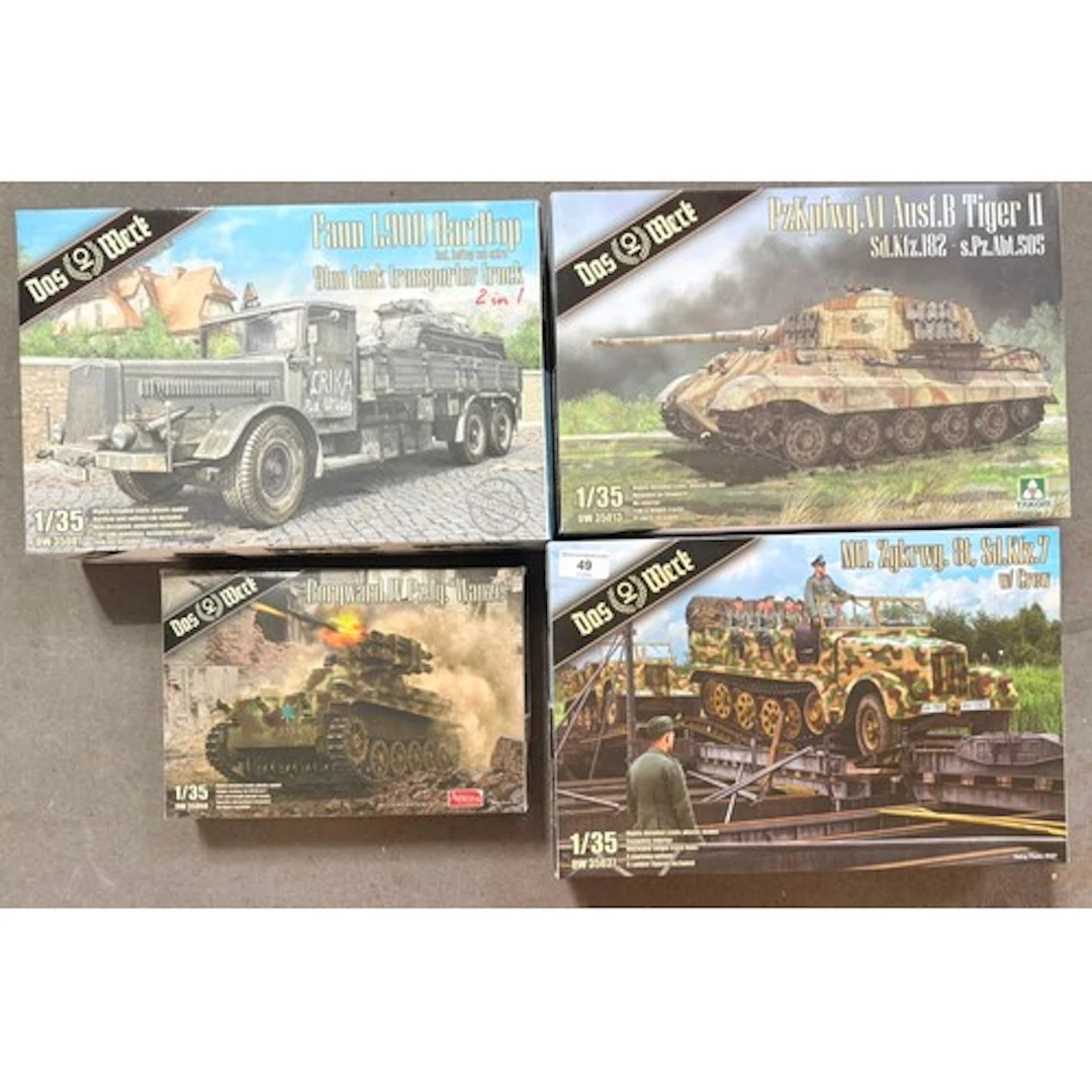 A group of four assorted Das Werk military model kits, 1:35 ...