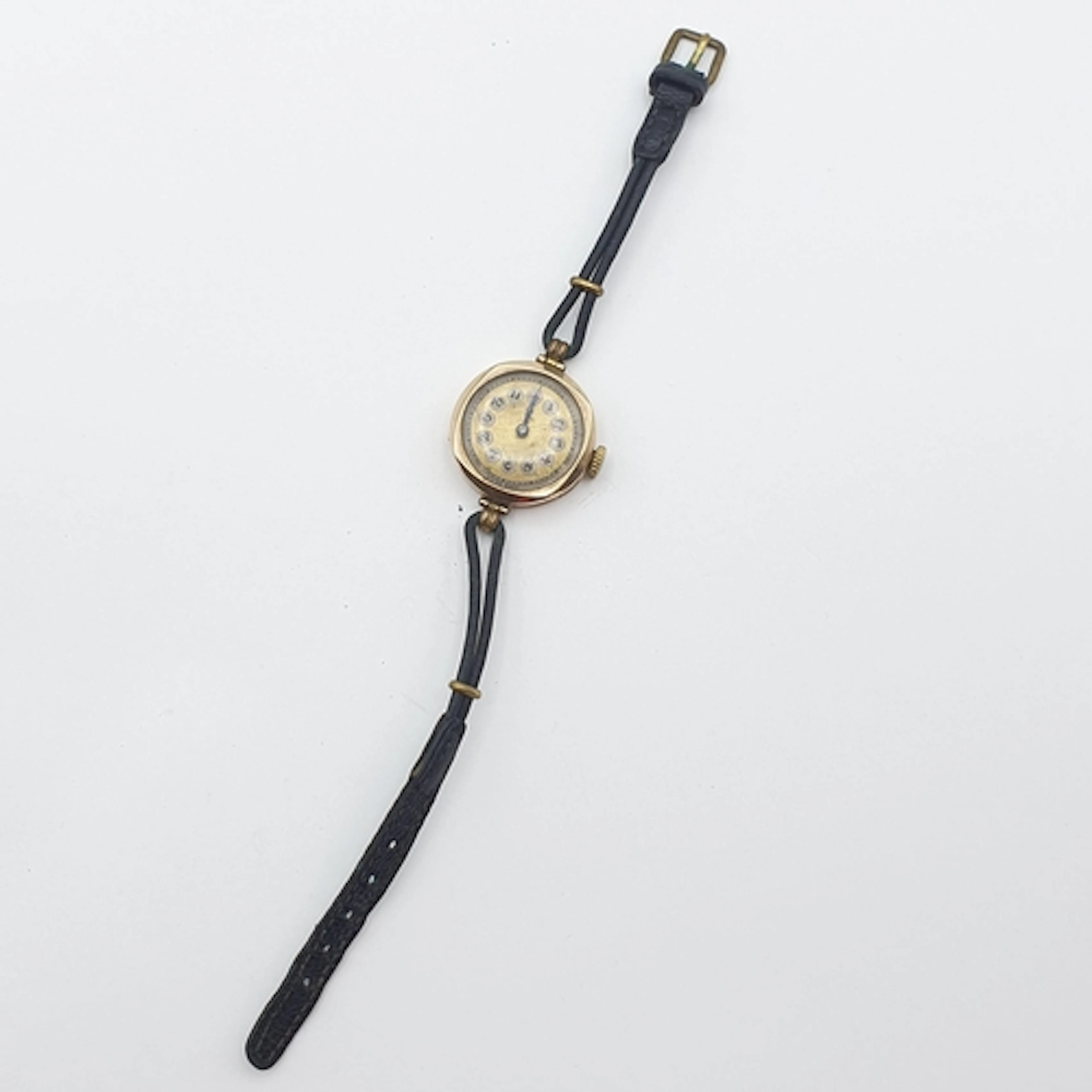 An early 20th century lady's Wristwatch in 9ct gold case on ...