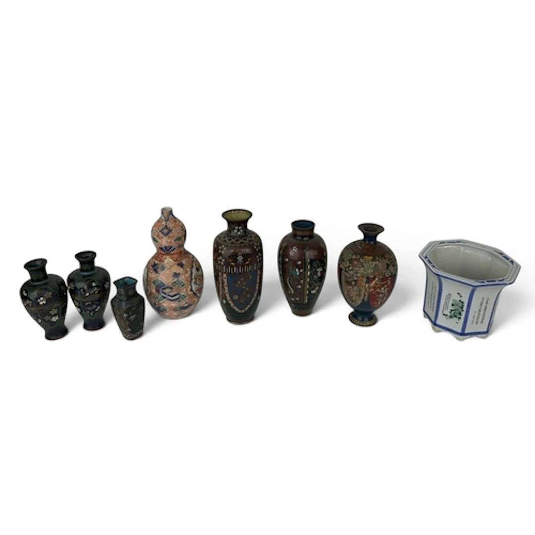A COLLECTION OF CHINESE AND JAPANESE WARES To include an oct...