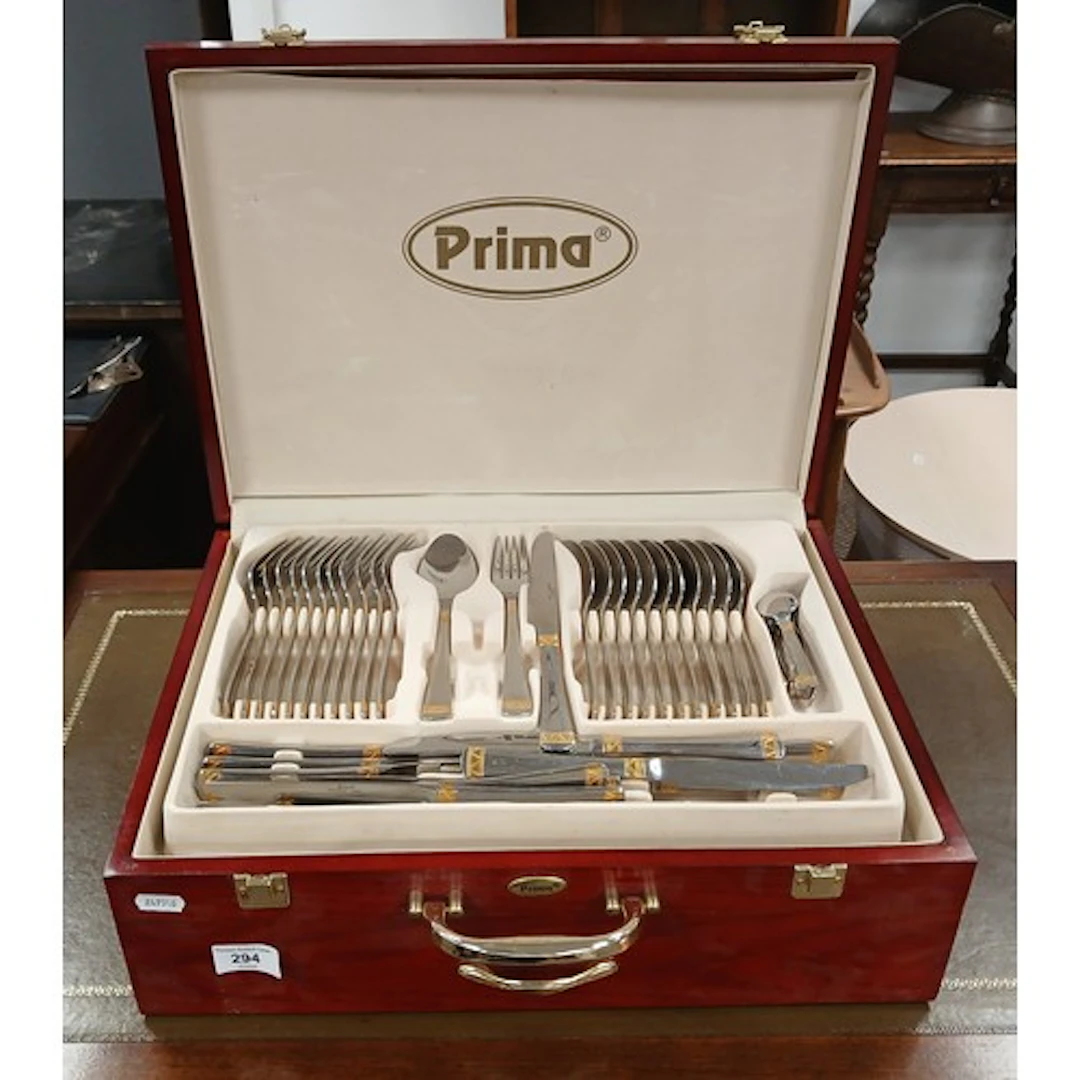 Prima canteen of cutlery in fitted wooden case.