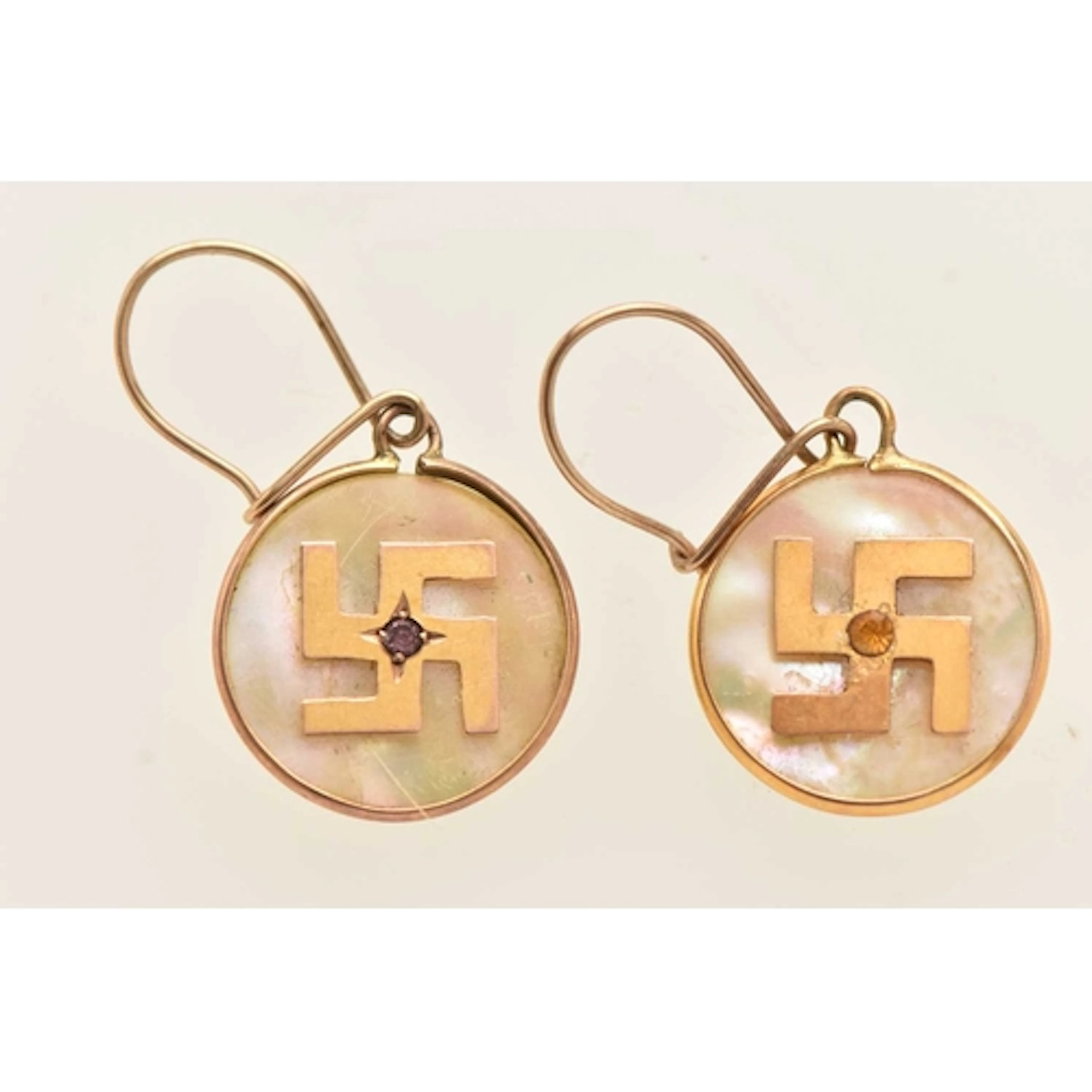 A PAIR OF YELLOW METAL, MOTHER OF PEARL DROP EARRINGS, each ...