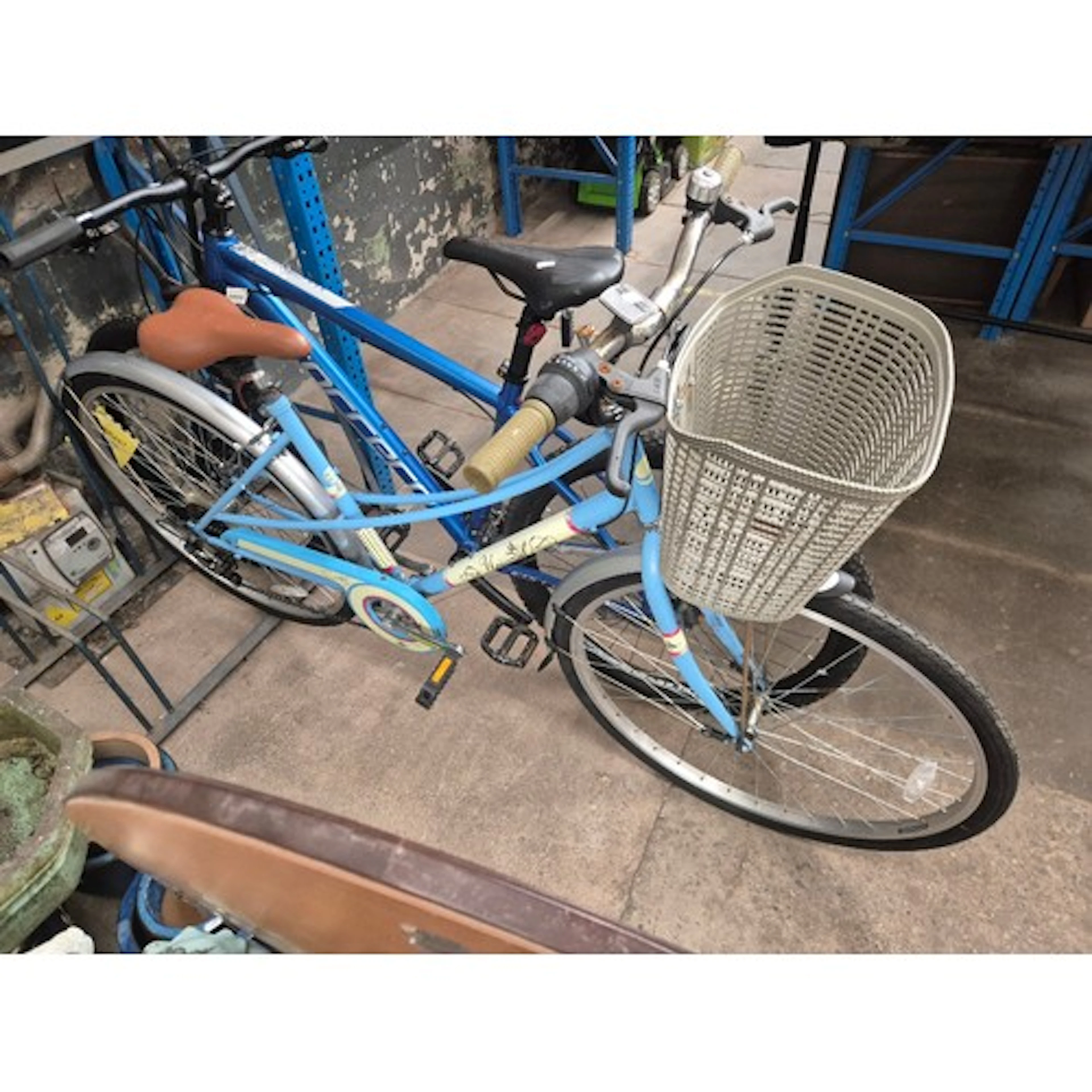 A Universal ladies bike