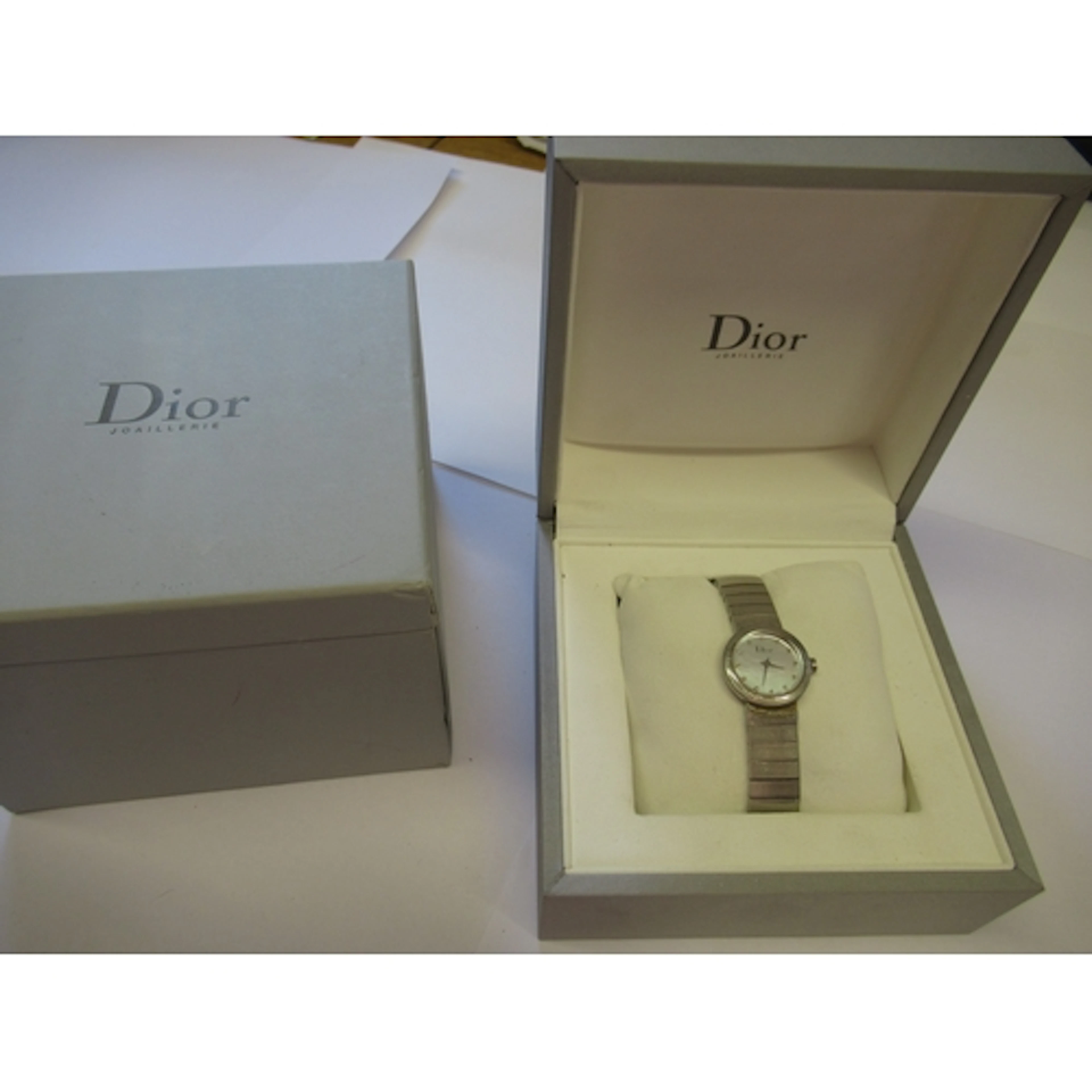 Christian Dior ladies dress watch in original box, with pape...