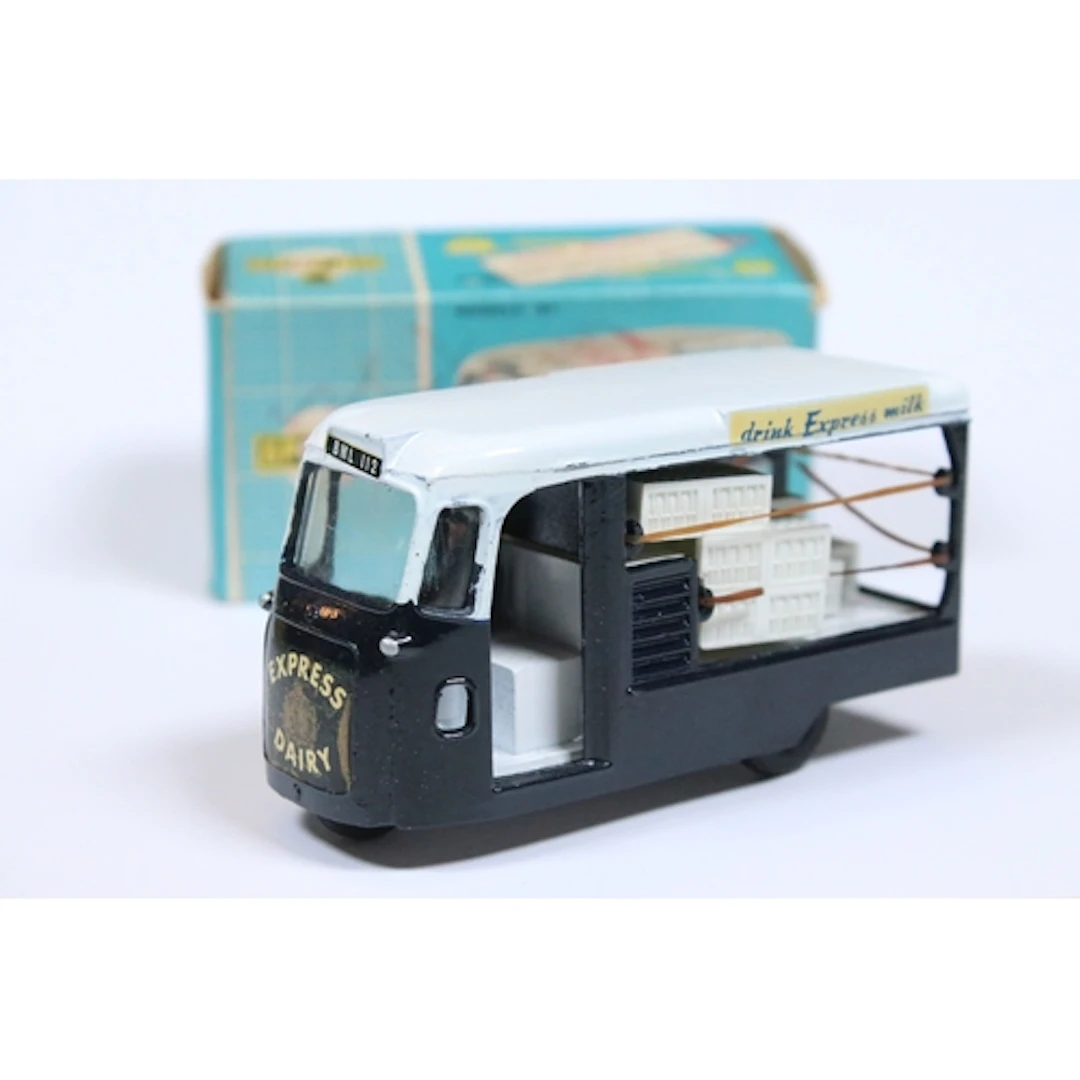 Boxed Triang Spot On 271 Express Dairy Van diecast model in ...